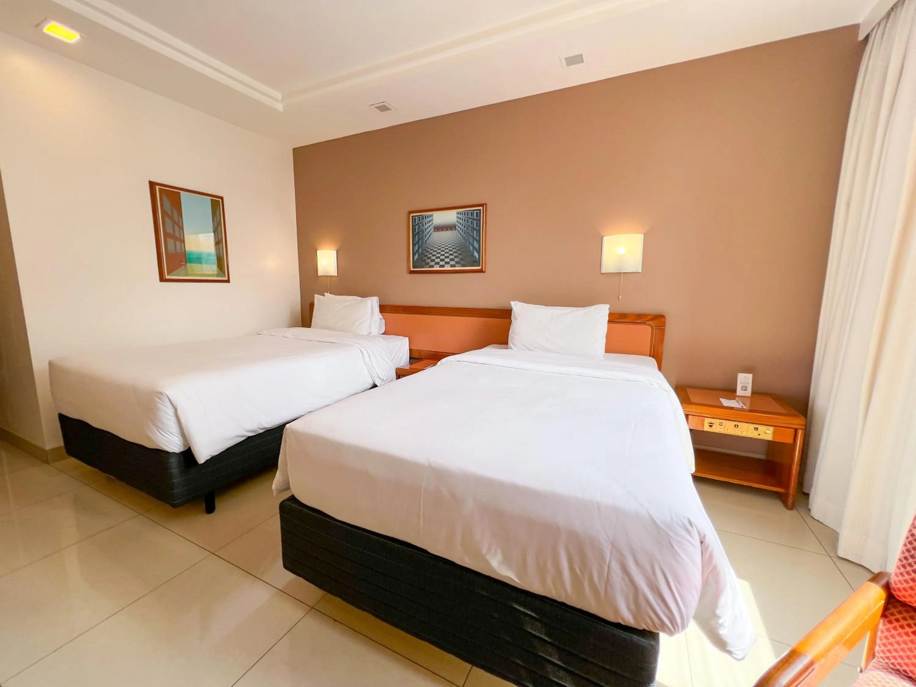 Bed in Castro's Park Hotel