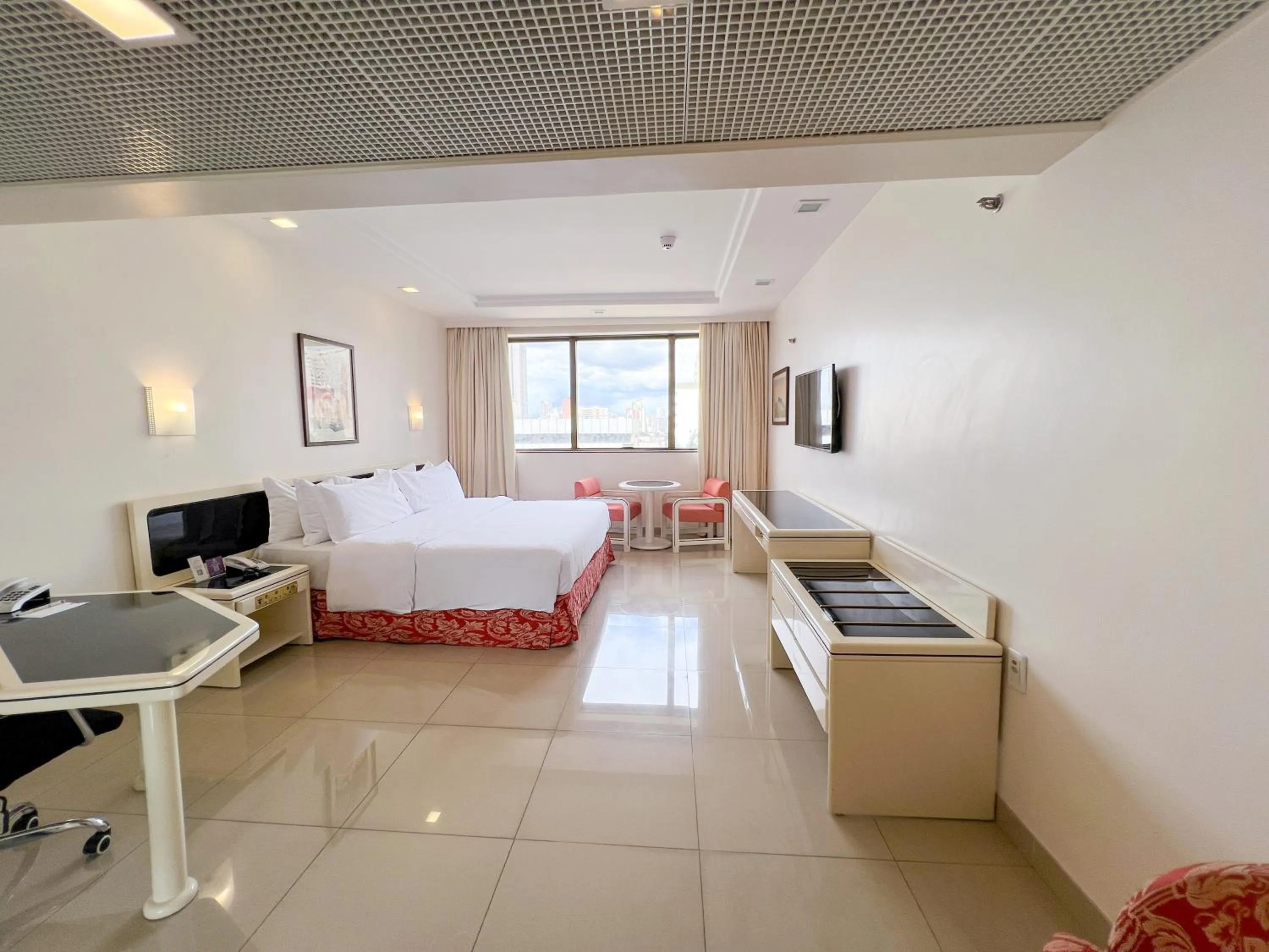 Photo of the whole room, Bed in Castro's Park Hotel