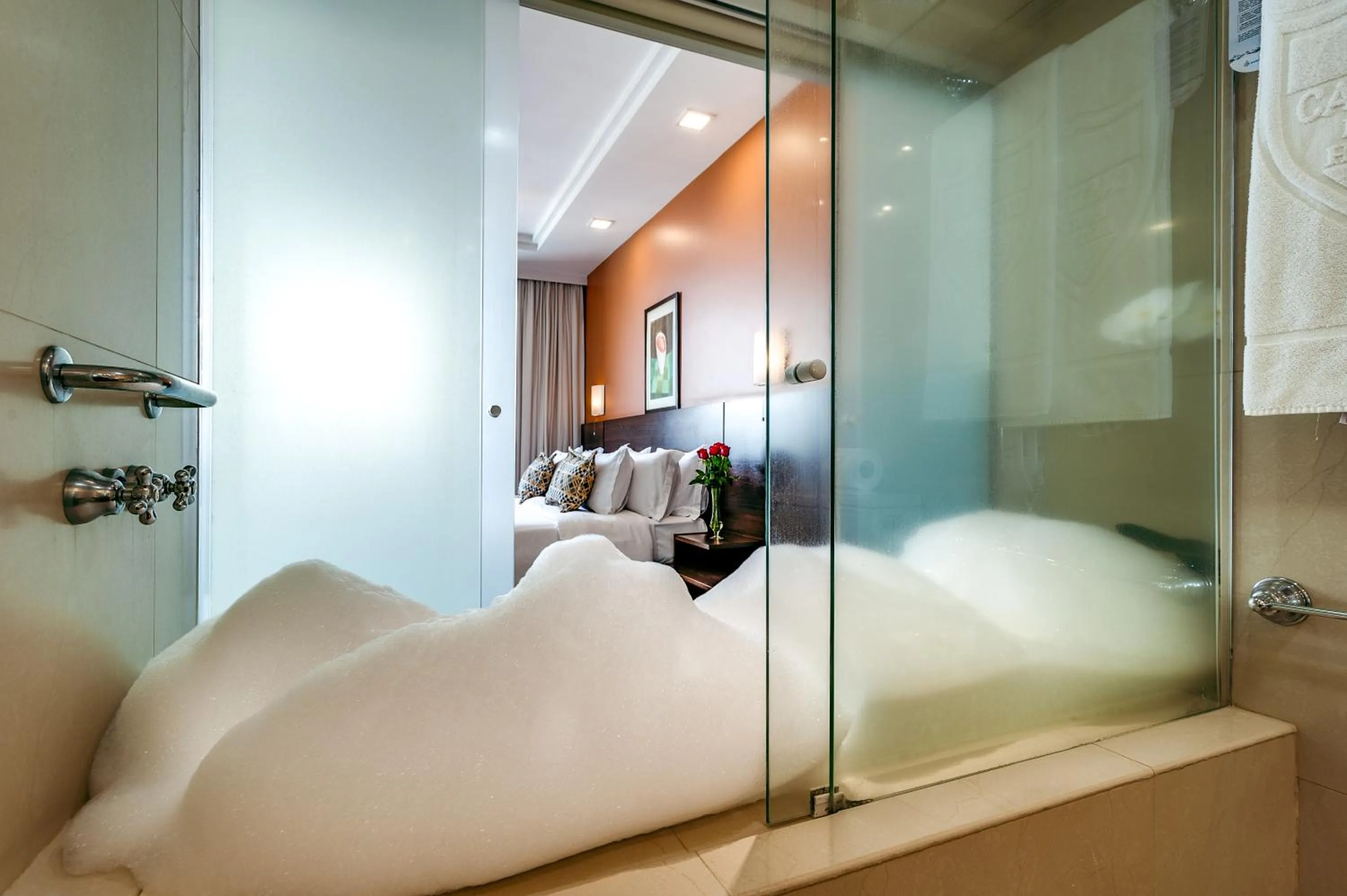 Hot Tub, Bed in Castro's Park Hotel