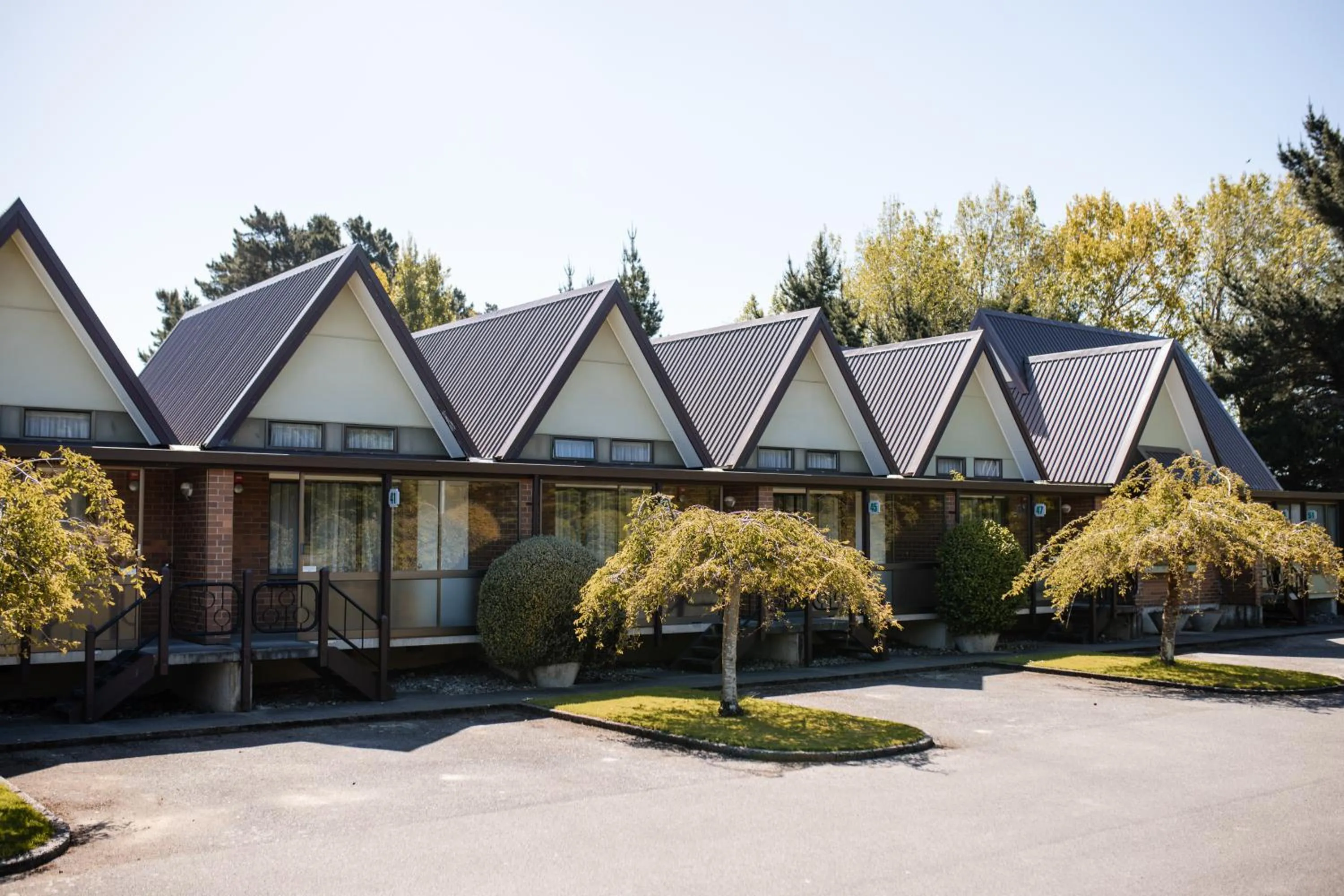 Property building in Ascot Park Hotel