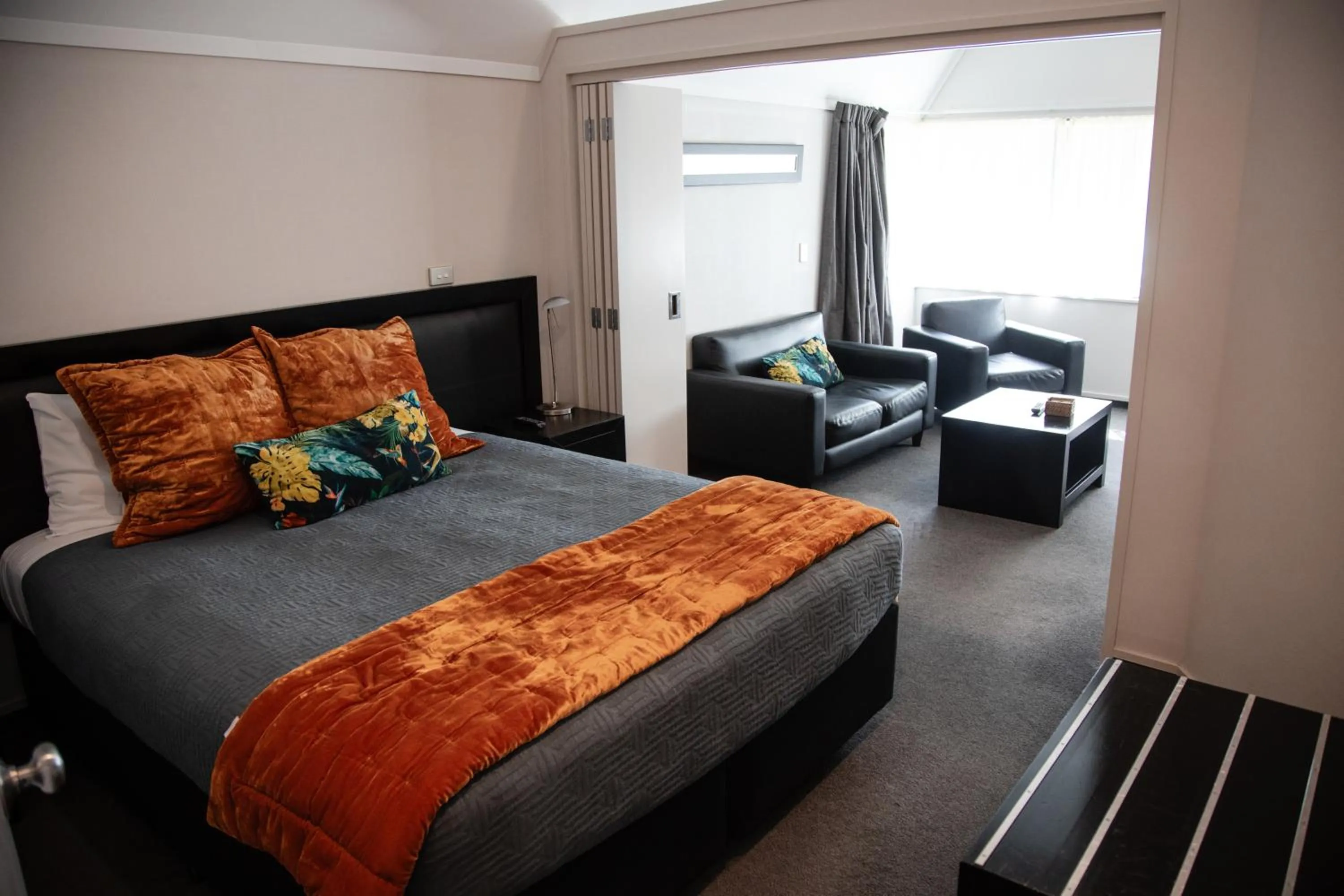 Photo of the whole room, Bed in Ascot Park Hotel