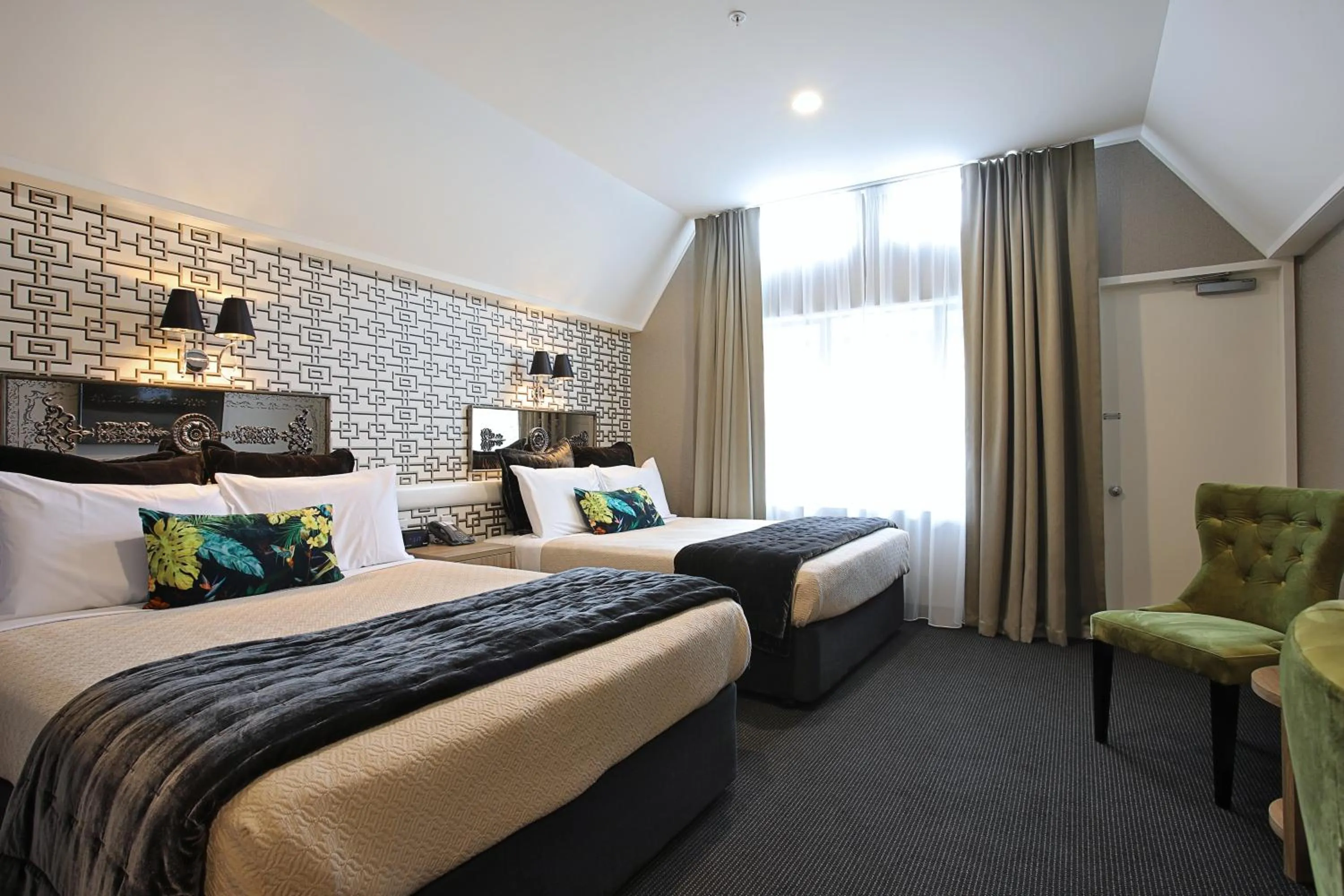 Photo of the whole room, Bed in Ascot Park Hotel