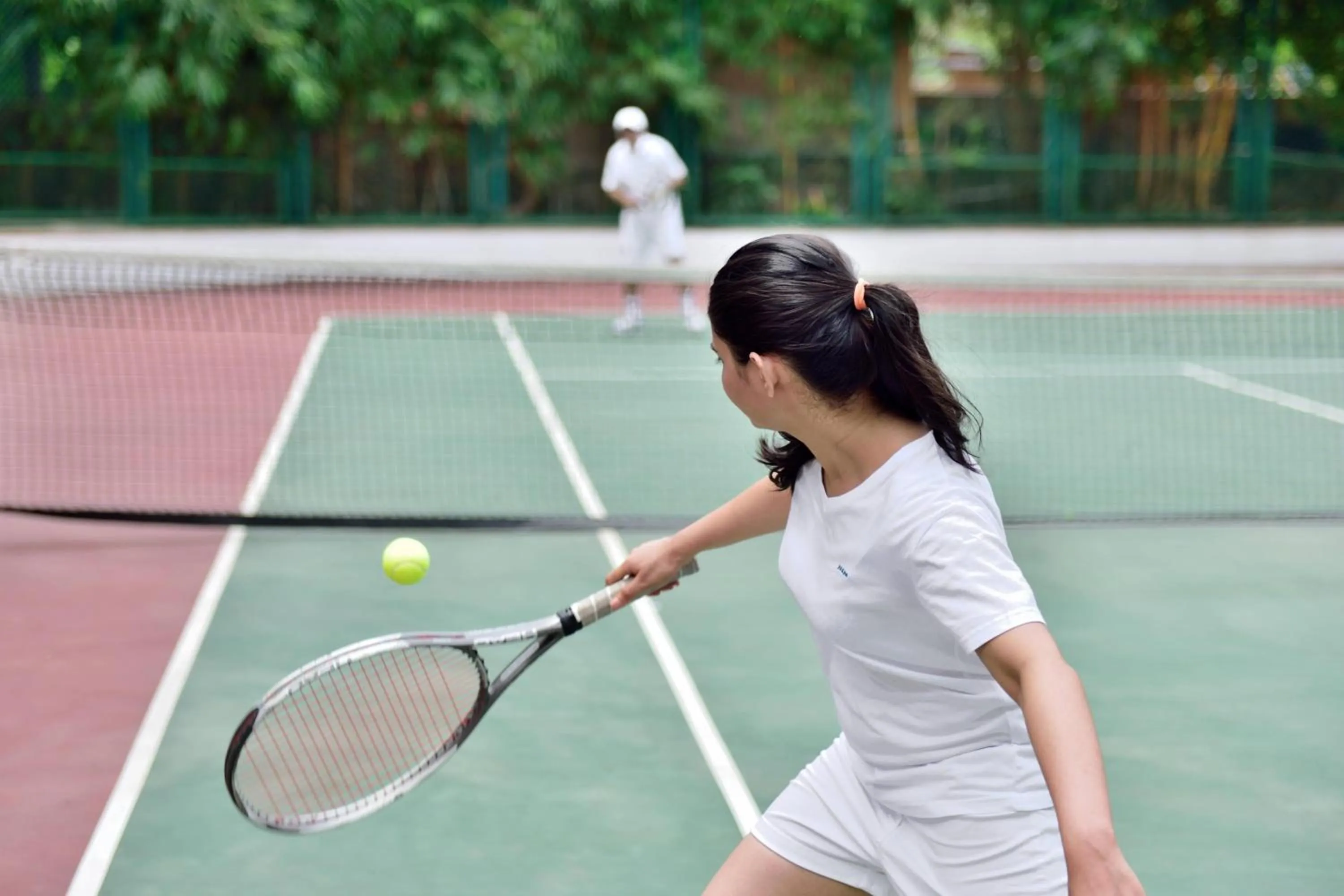 Tennis court in Marriott Executive Apartment - Lakeside Chalet, Mumbai
