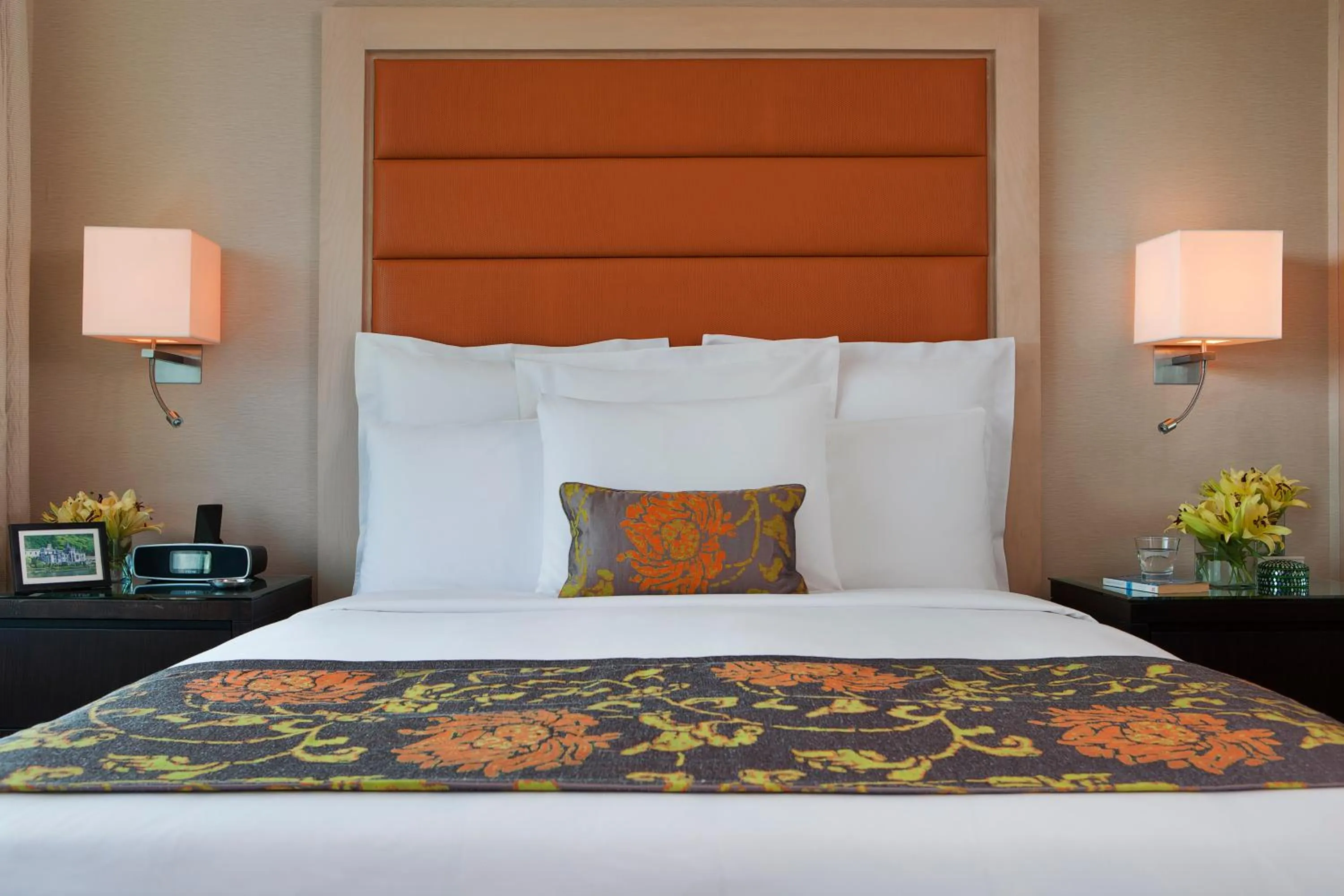 Bed in Marriott Executive Apartment - Lakeside Chalet, Mumbai