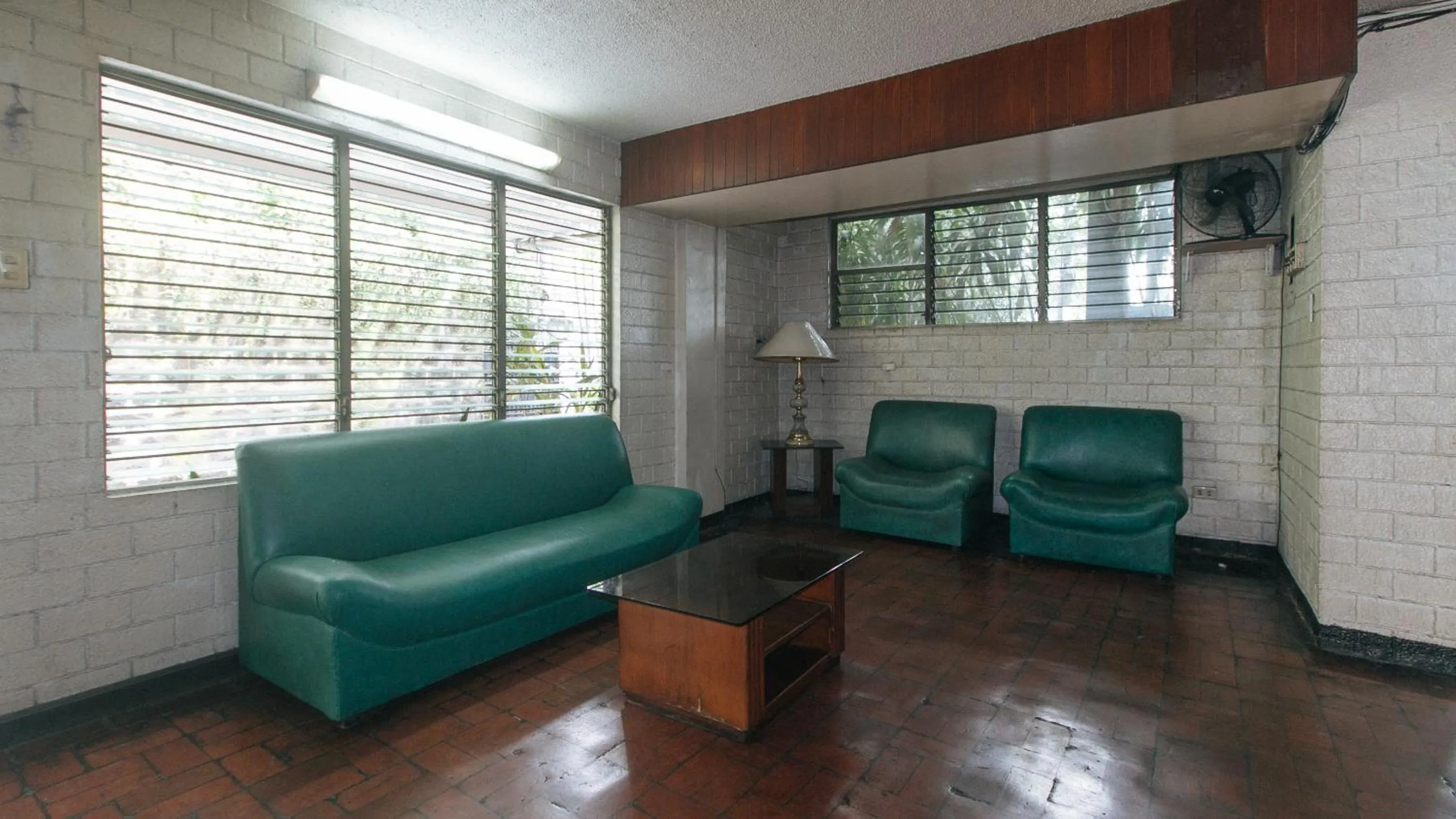 Living room in RedDoorz at Broadway Court Apartelle Quezon City