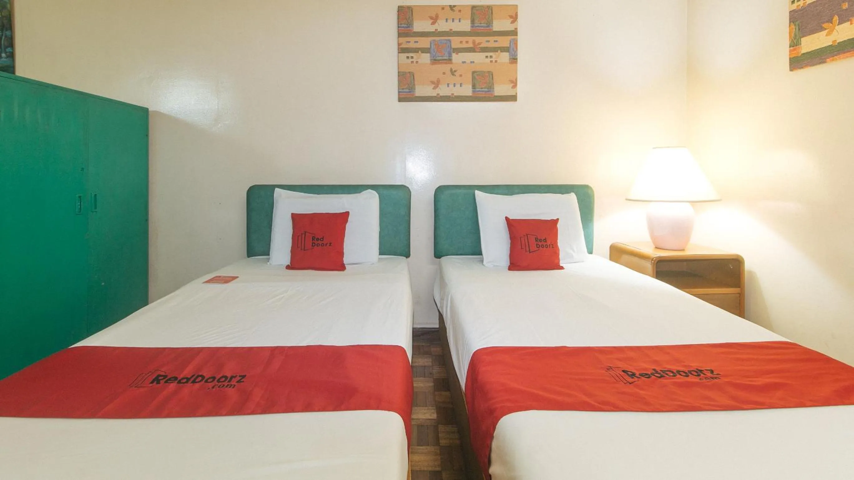 Bed in RedDoorz at Broadway Court Apartelle Quezon City