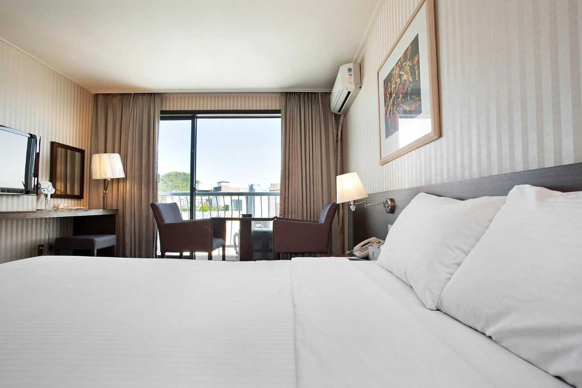 Photo of the whole room in Songjung Hotel