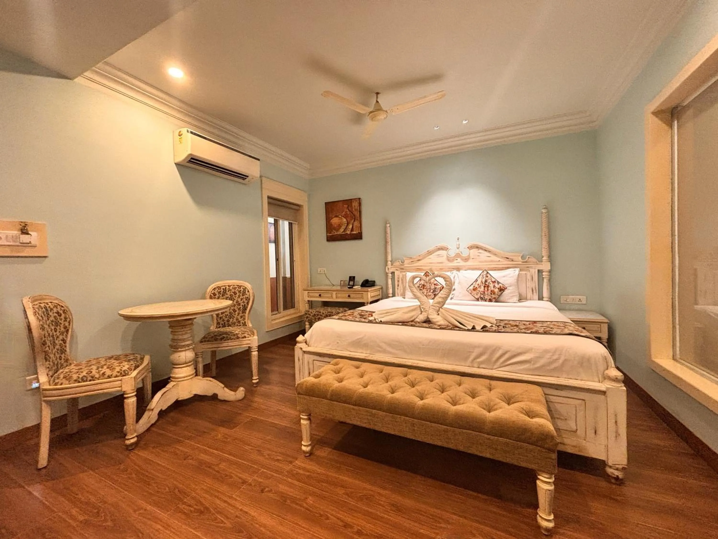 Bedroom, Bed in Ratnawali – A Vegetarian Heritage Hotel