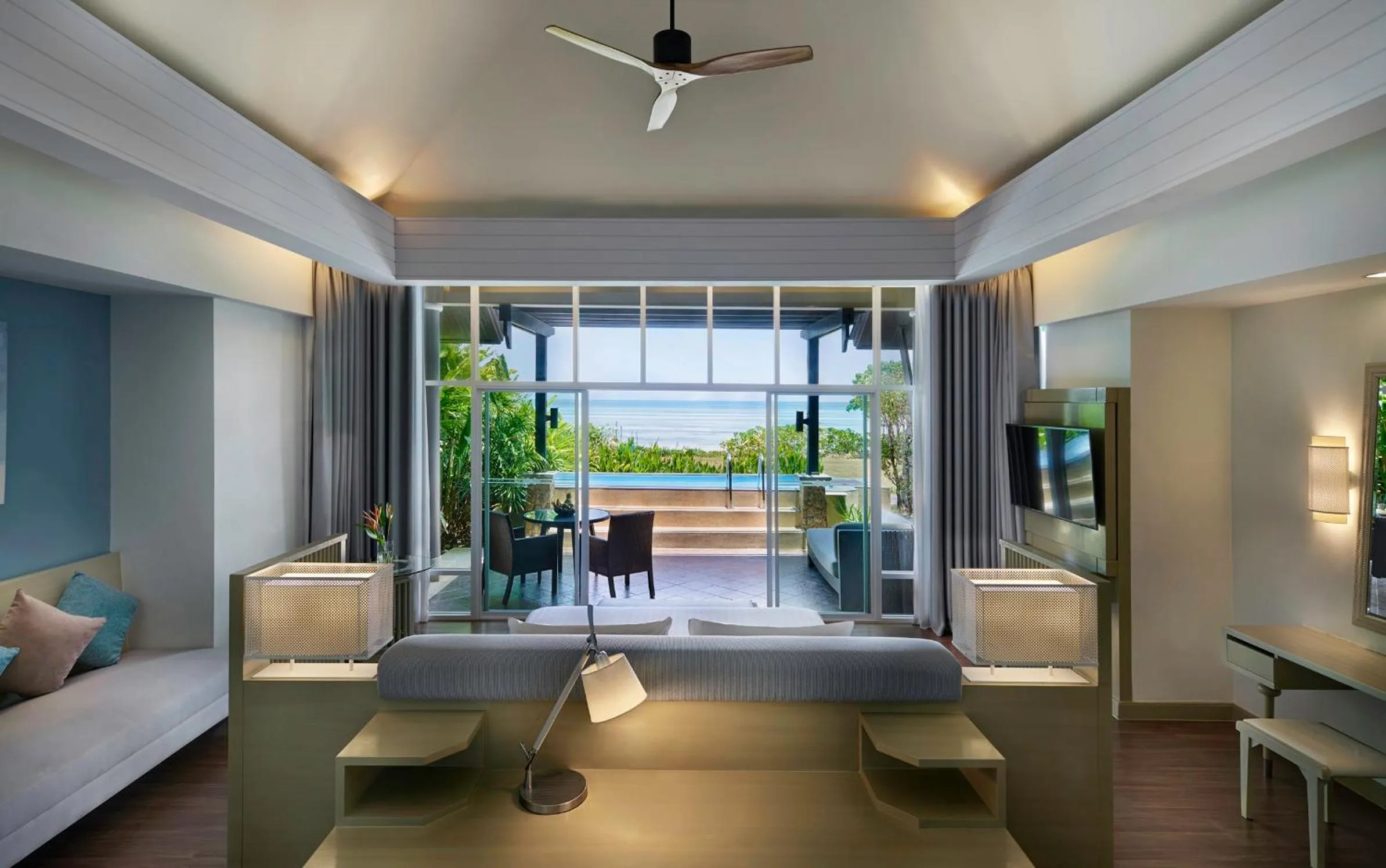 TV and multimedia, Bed in Pullman Phuket Panwa Beach Resort