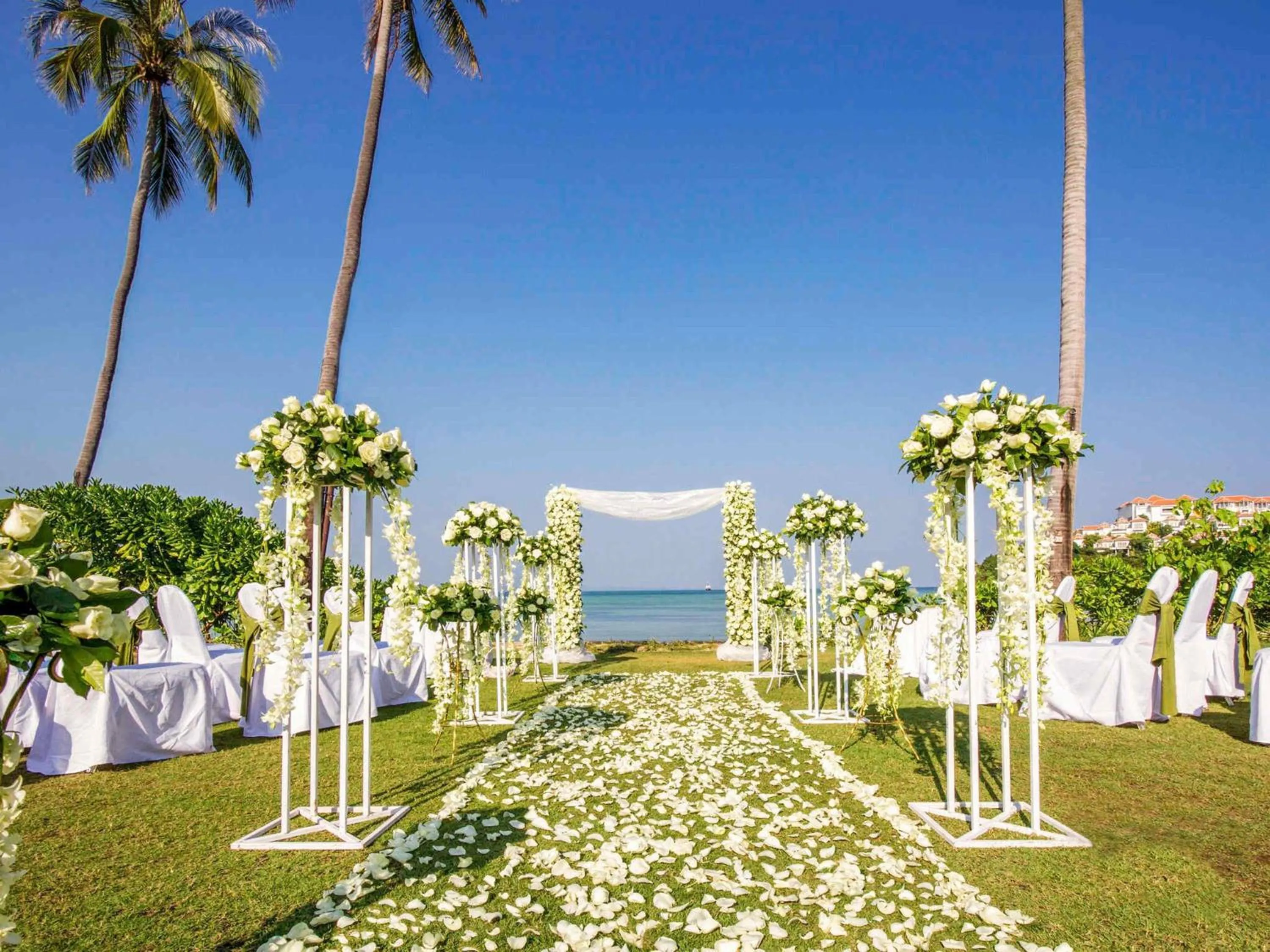wedding in Pullman Phuket Panwa Beach Resort