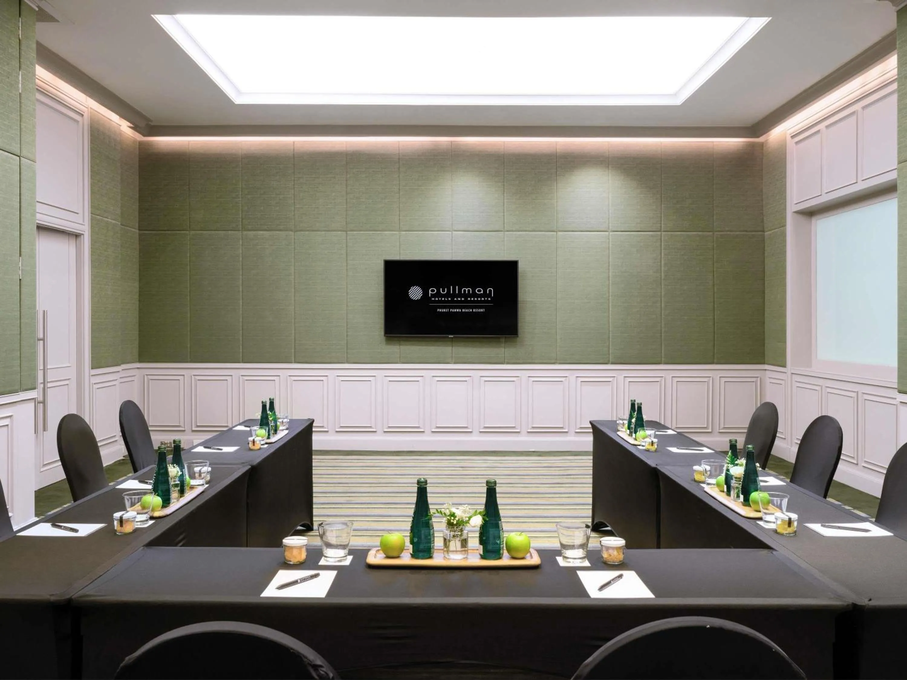 Meeting/conference room in Pullman Phuket Panwa Beach Resort