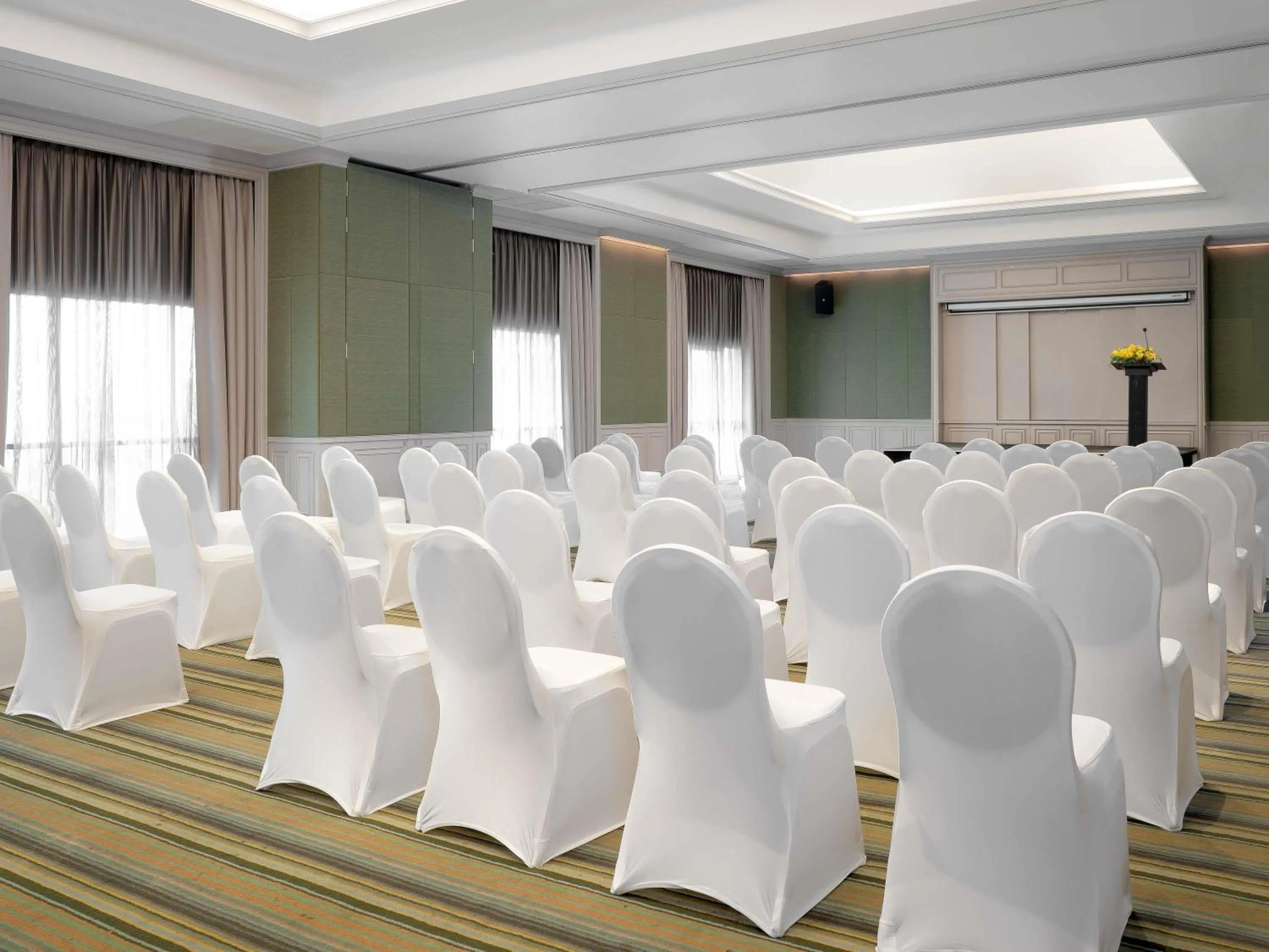 Meeting/conference room in Pullman Phuket Panwa Beach Resort