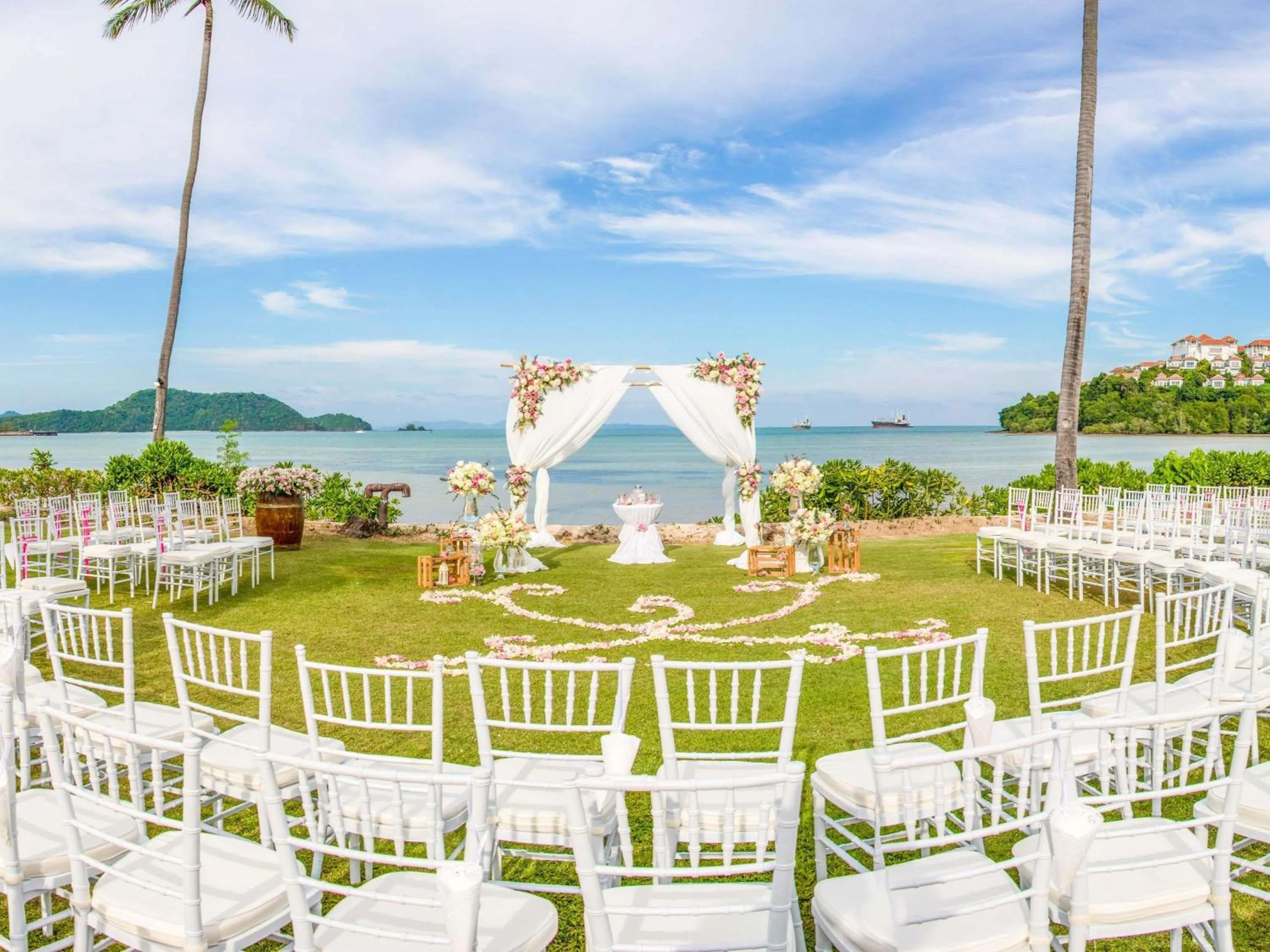 wedding in Pullman Phuket Panwa Beach Resort