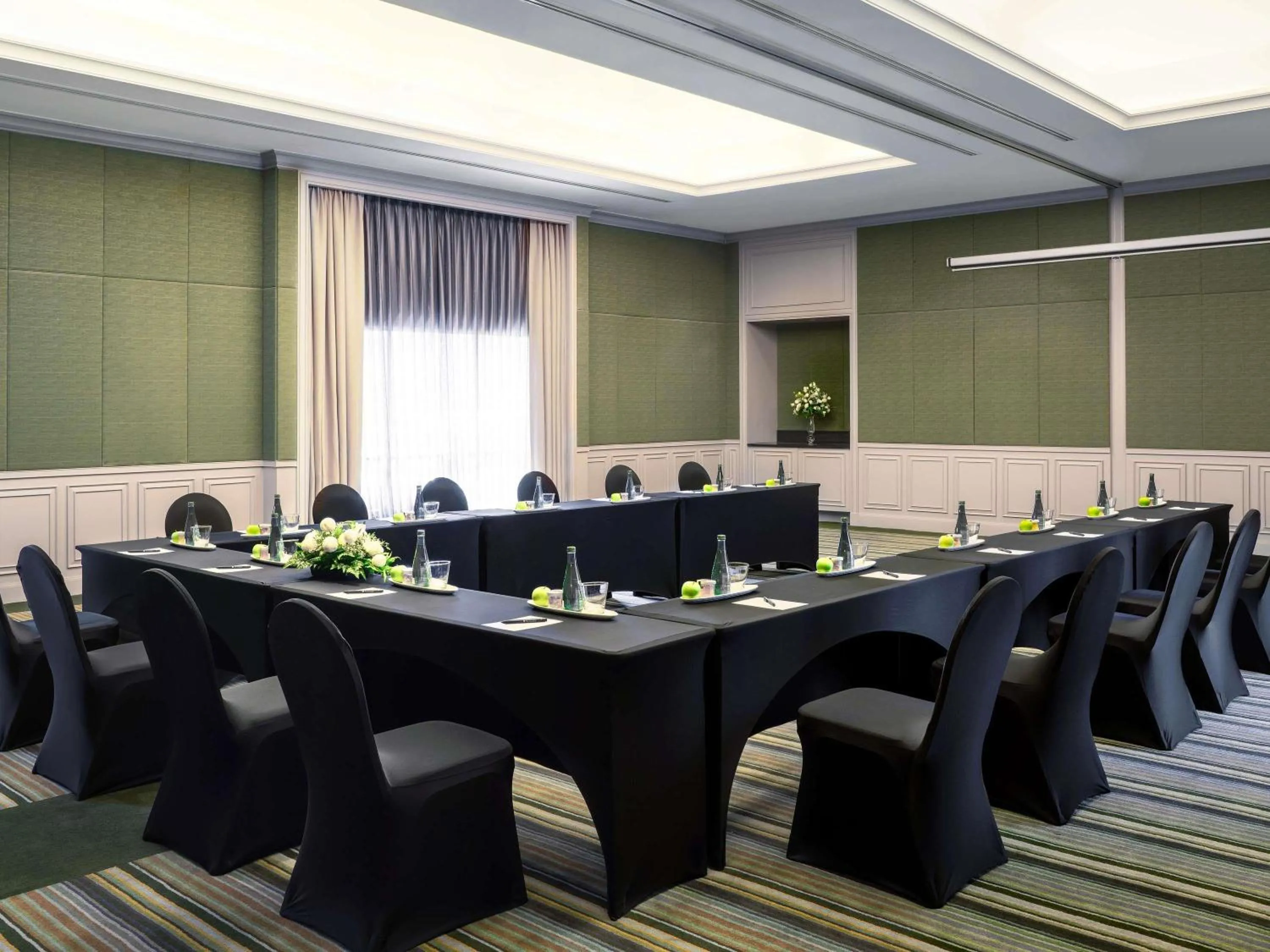 Meeting/conference room in Pullman Phuket Panwa Beach Resort