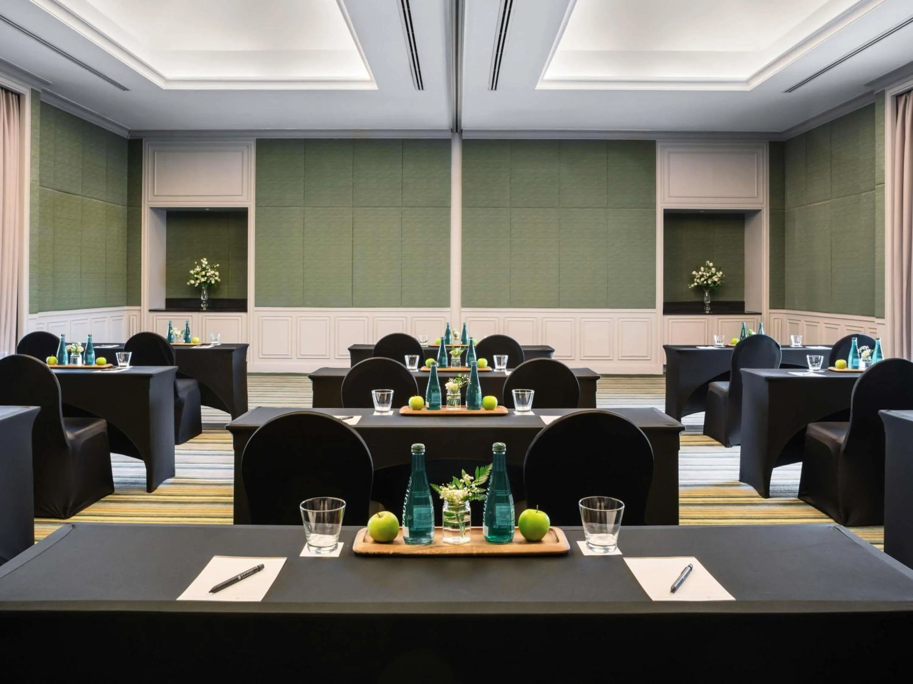 Meeting/conference room in Pullman Phuket Panwa Beach Resort
