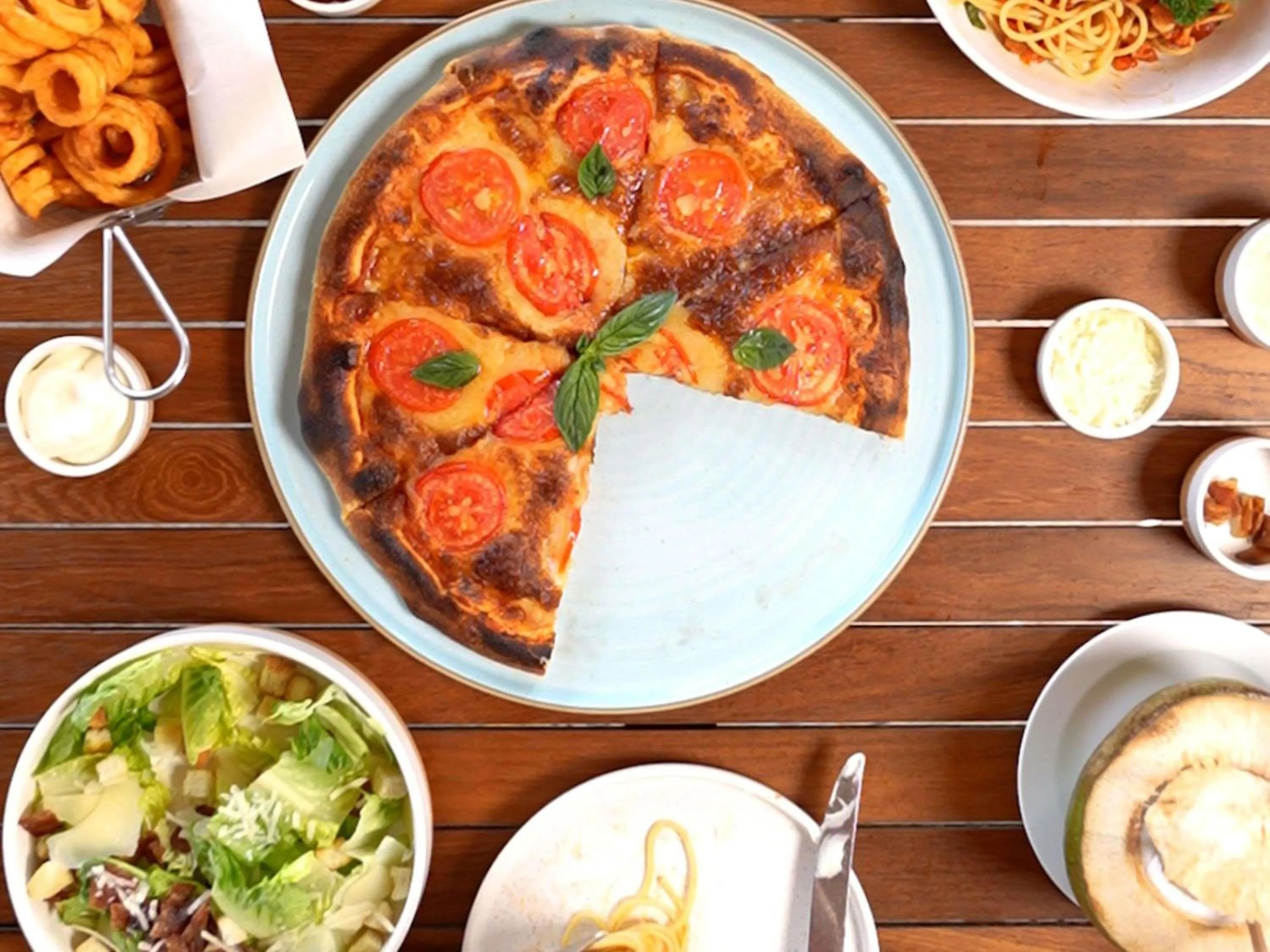 Lounge or bar in Pullman Phuket Panwa Beach Resort