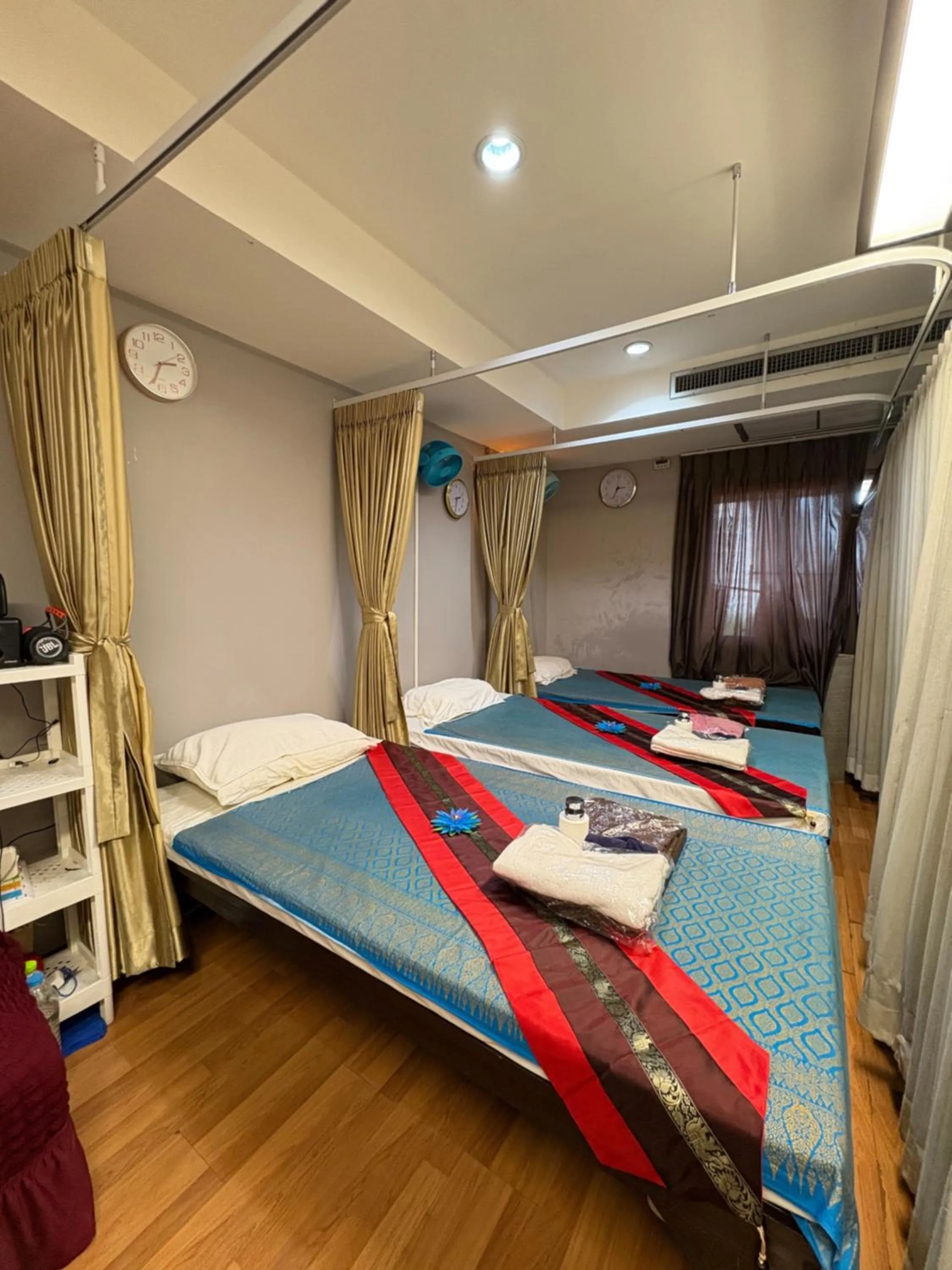 Massage, Bed in Evergreen Place Siam by UHG