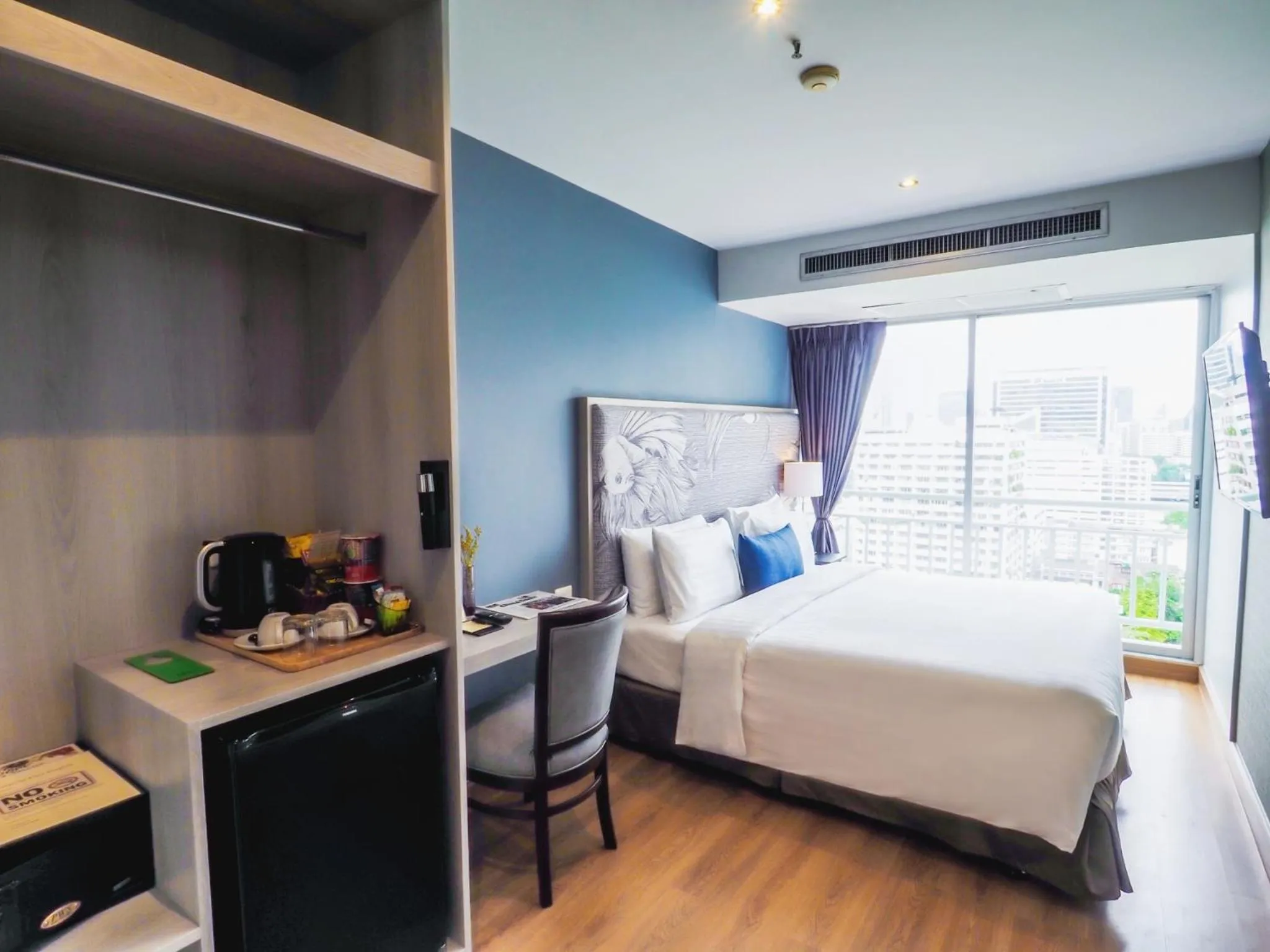 Photo of the whole room, Bed in Evergreen Place Siam by UHG