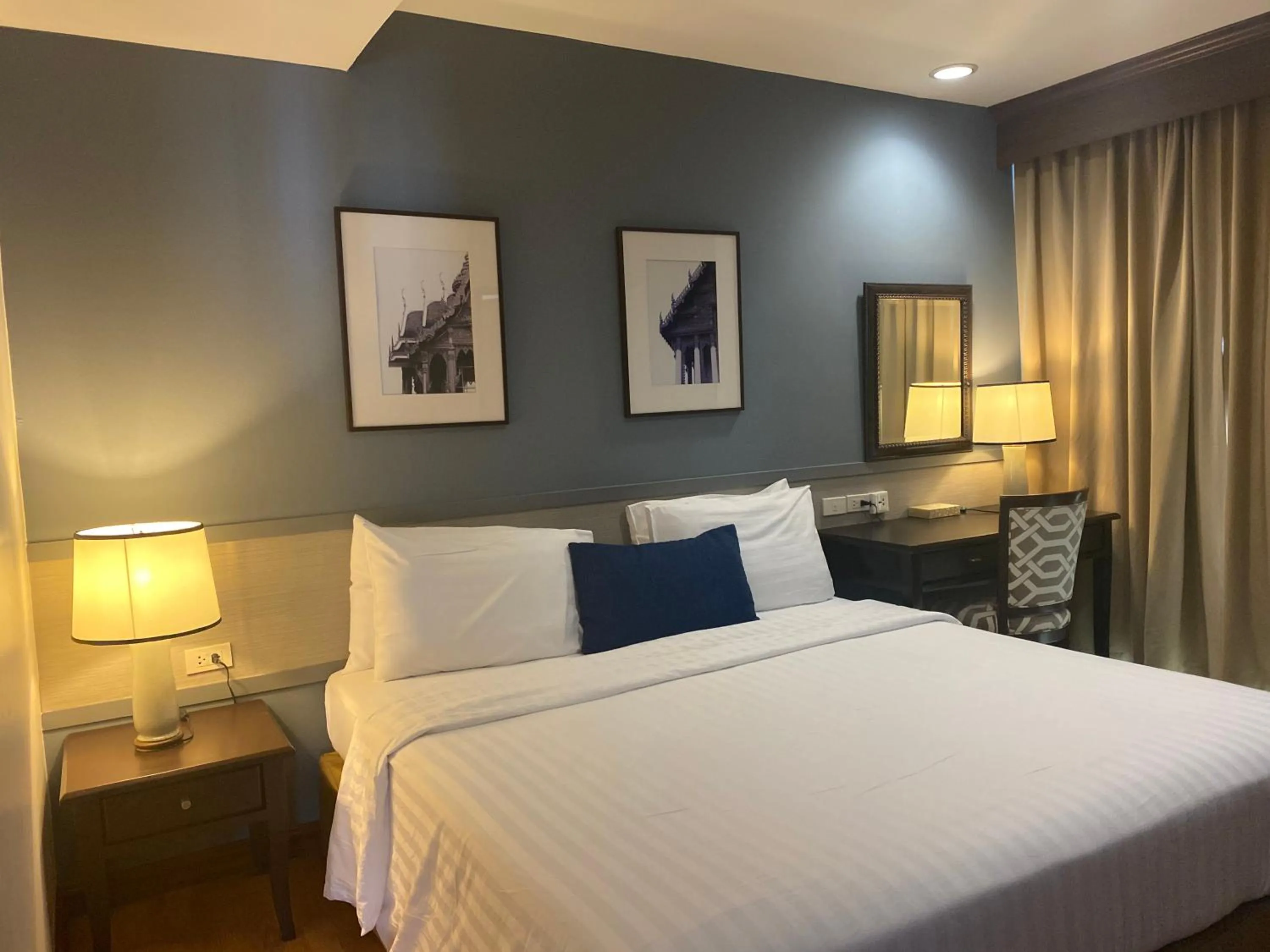 Bed in Evergreen Place Siam by UHG