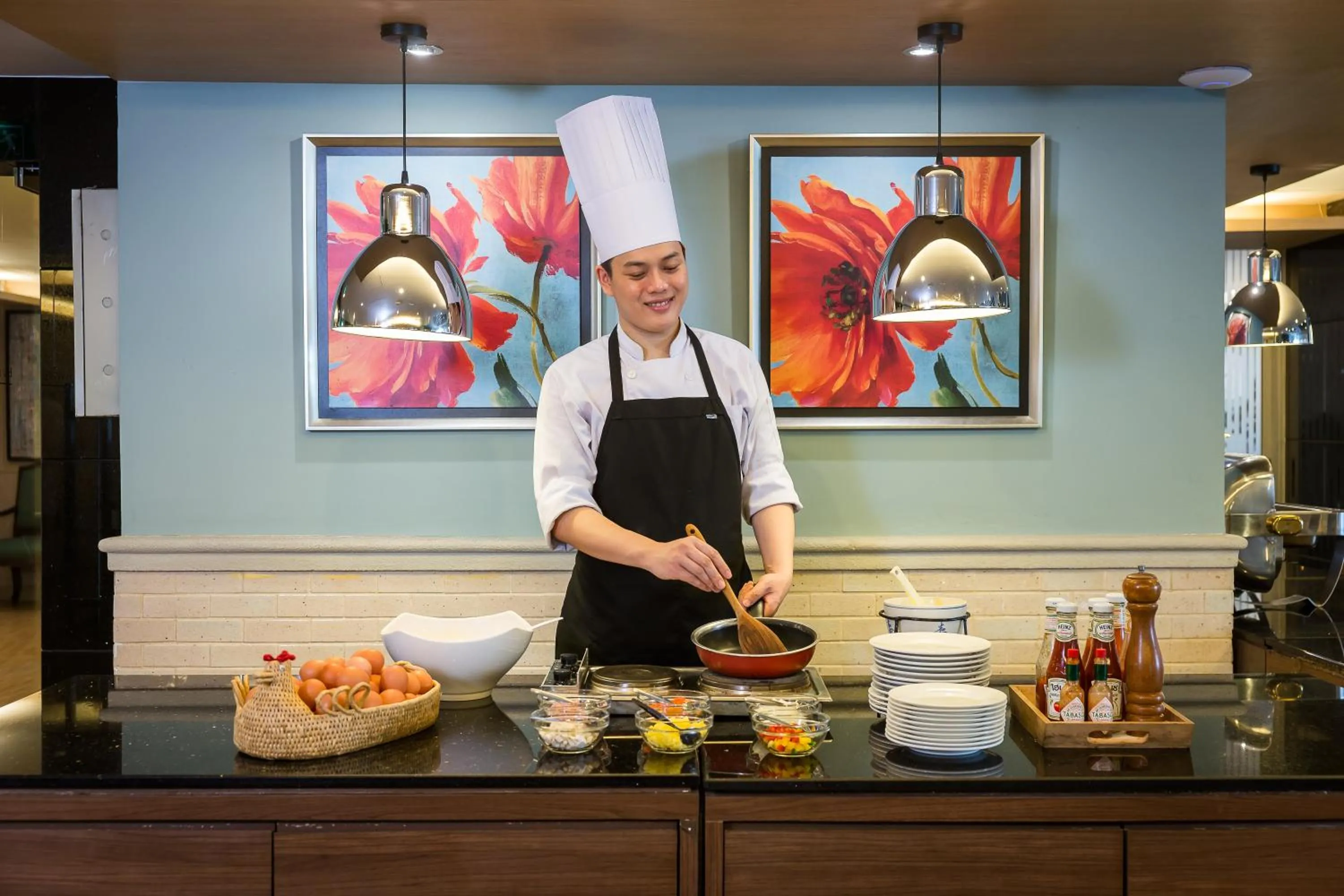 Asian breakfast in Evergreen Place Siam by UHG