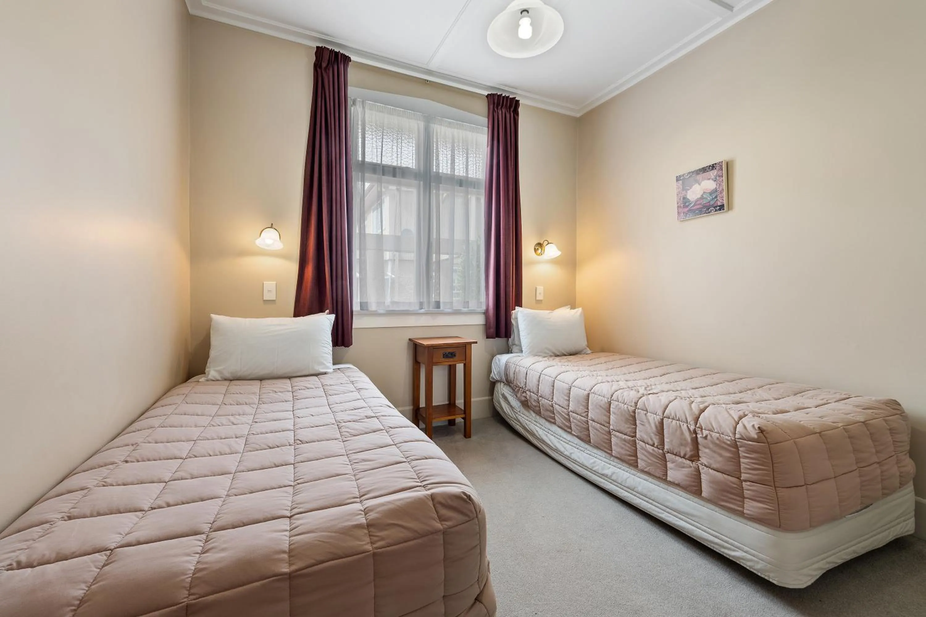 Bed in Tower Lodge Motel