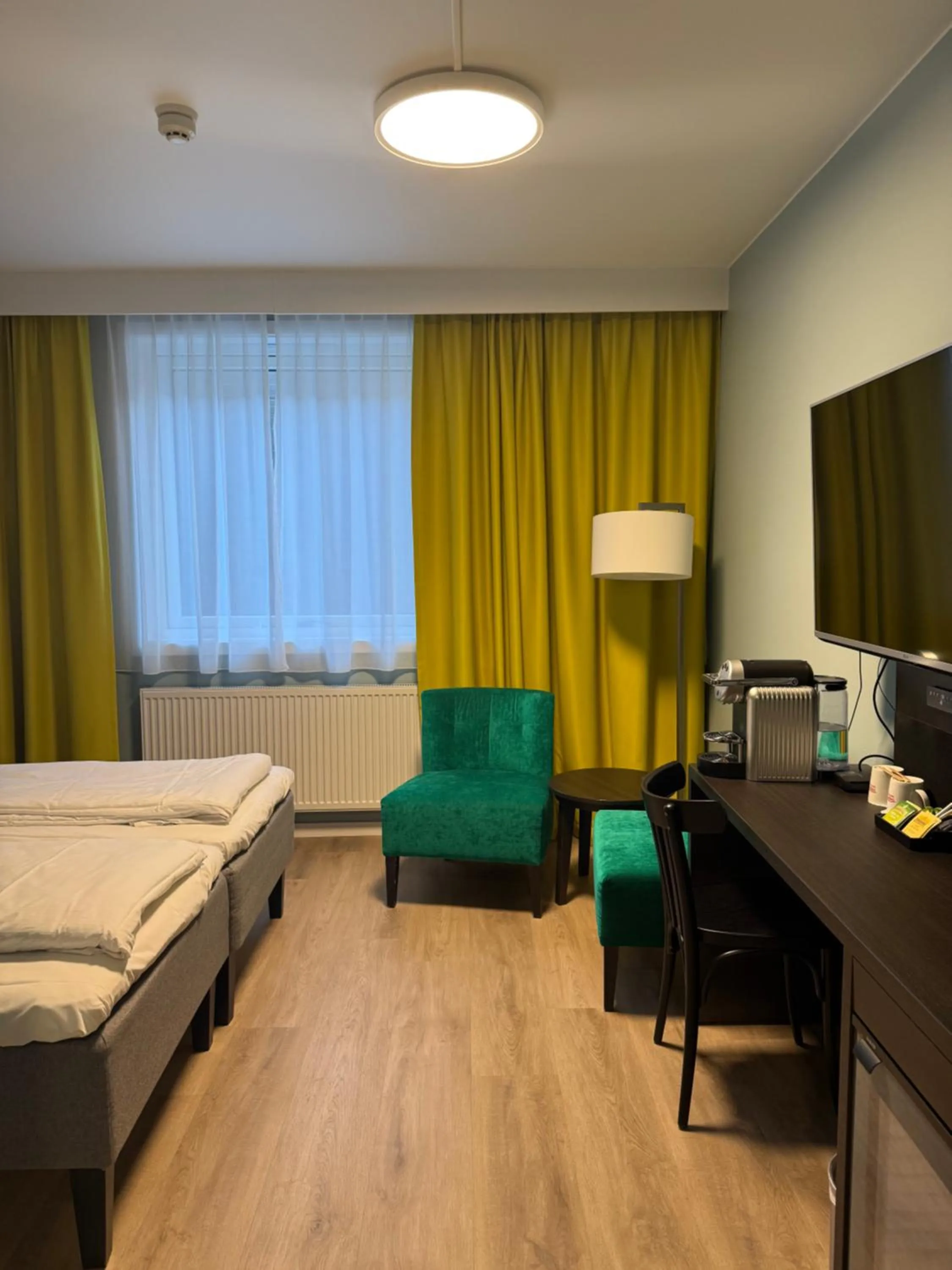 Photo of the whole room, Bed in Thon Hotel Bjørneparken