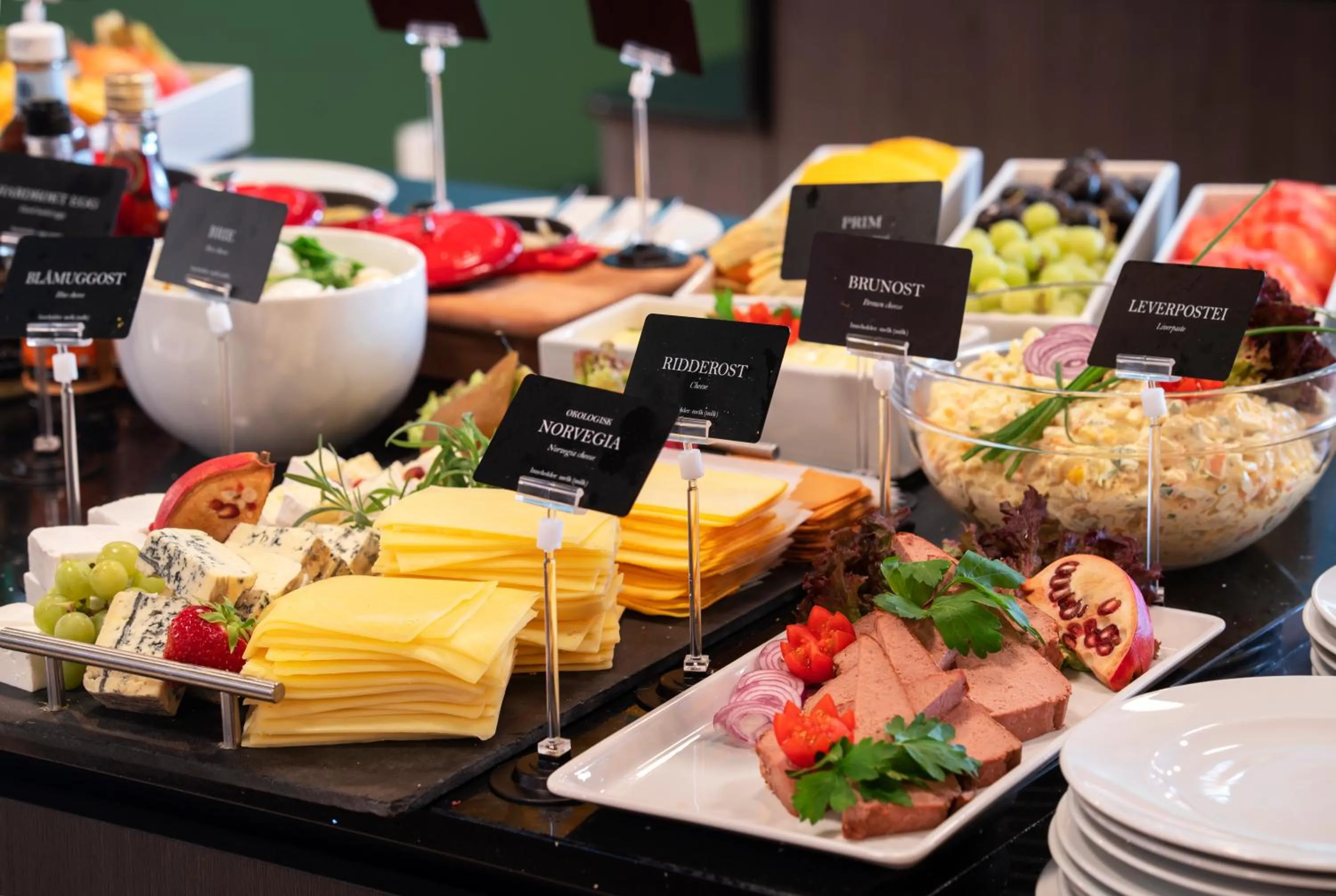 Breakfast in Thon Hotel Bjørneparken