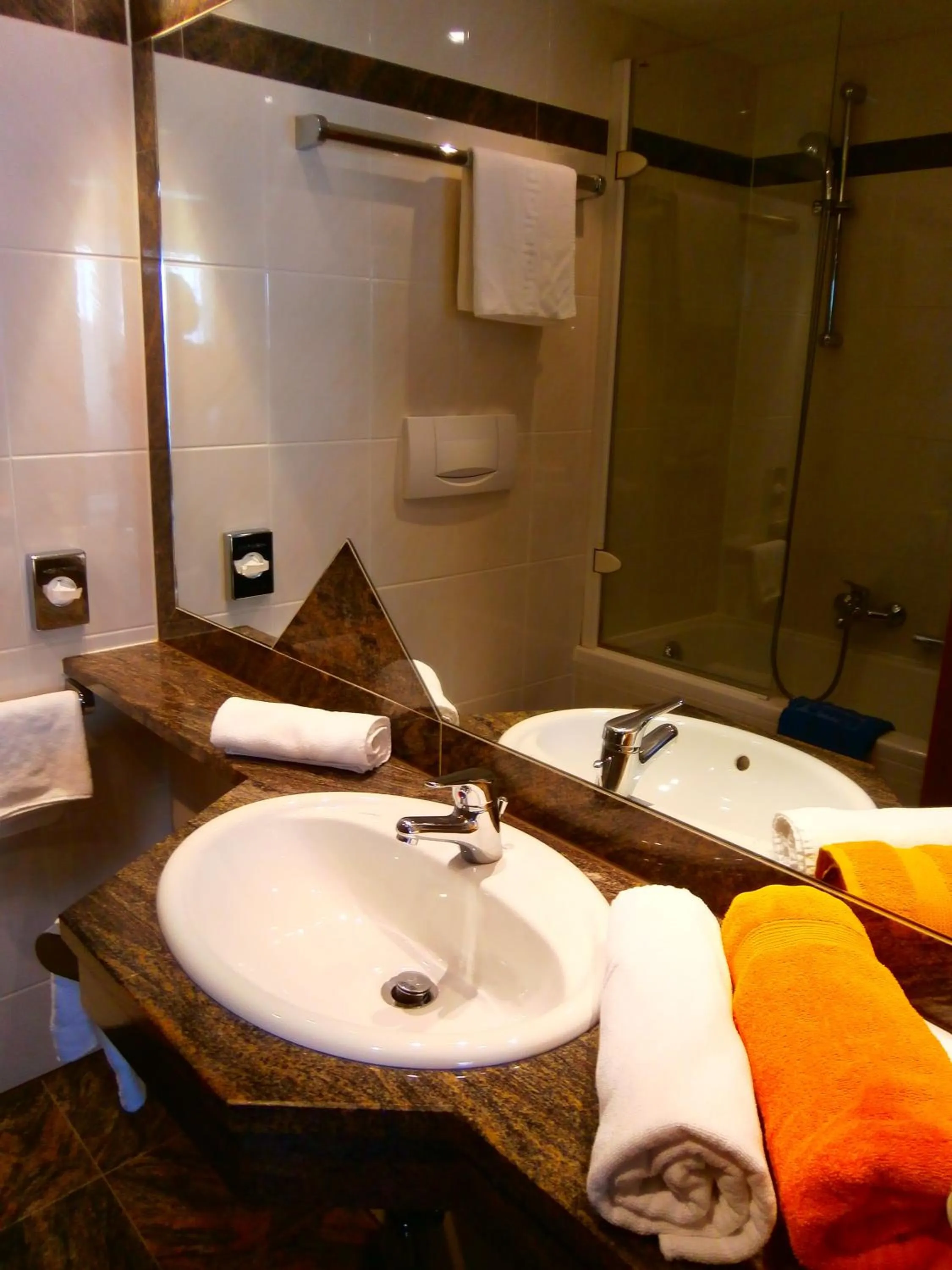 Bathroom in Das Kaltschmid - Familotel Tirol