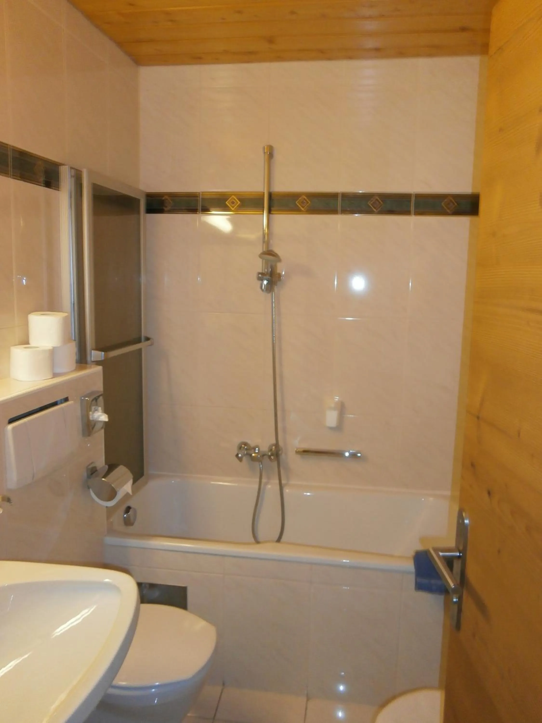 Bathroom in Das Kaltschmid - Familotel Tirol