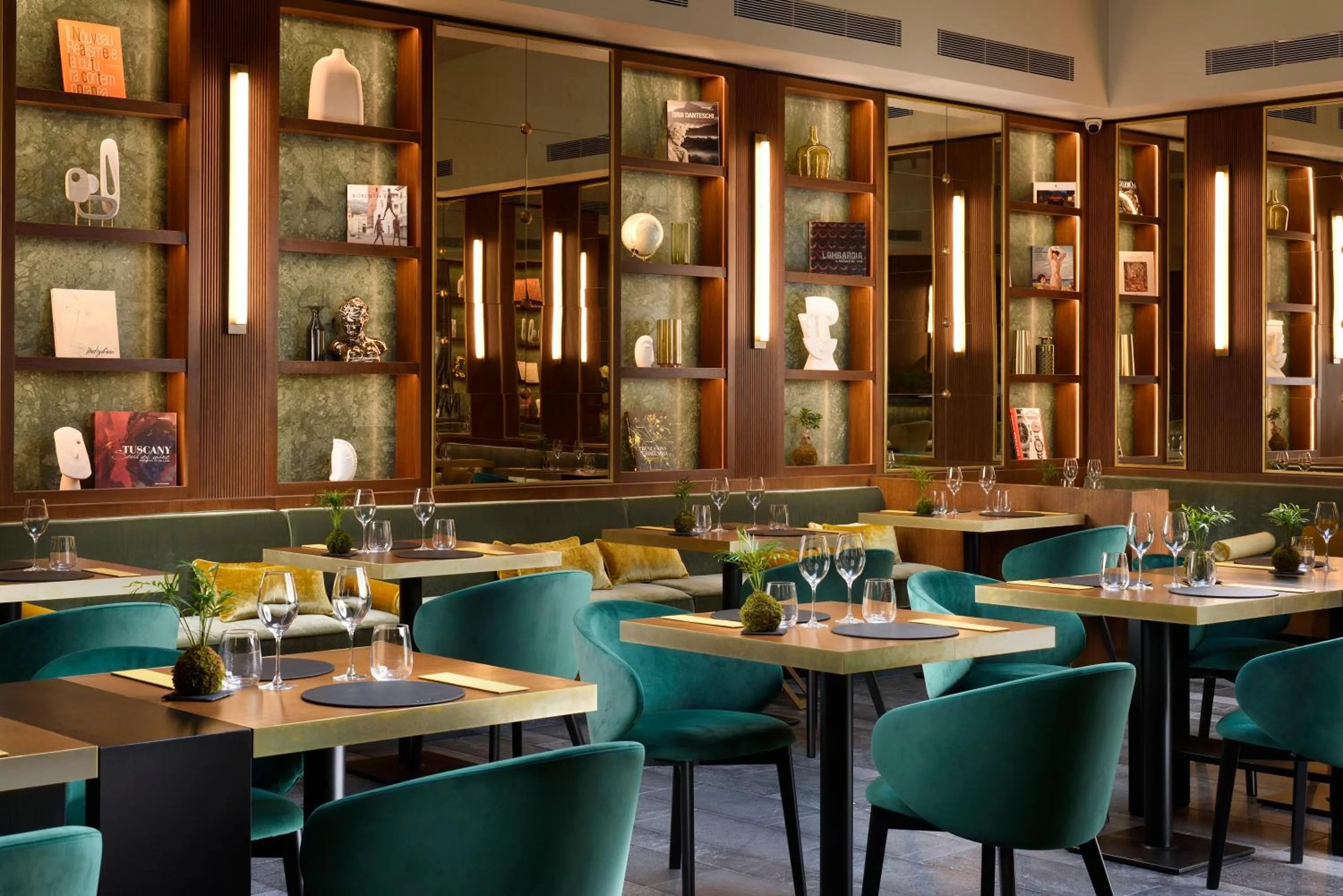 Restaurant/places to eat in Floren Hotel