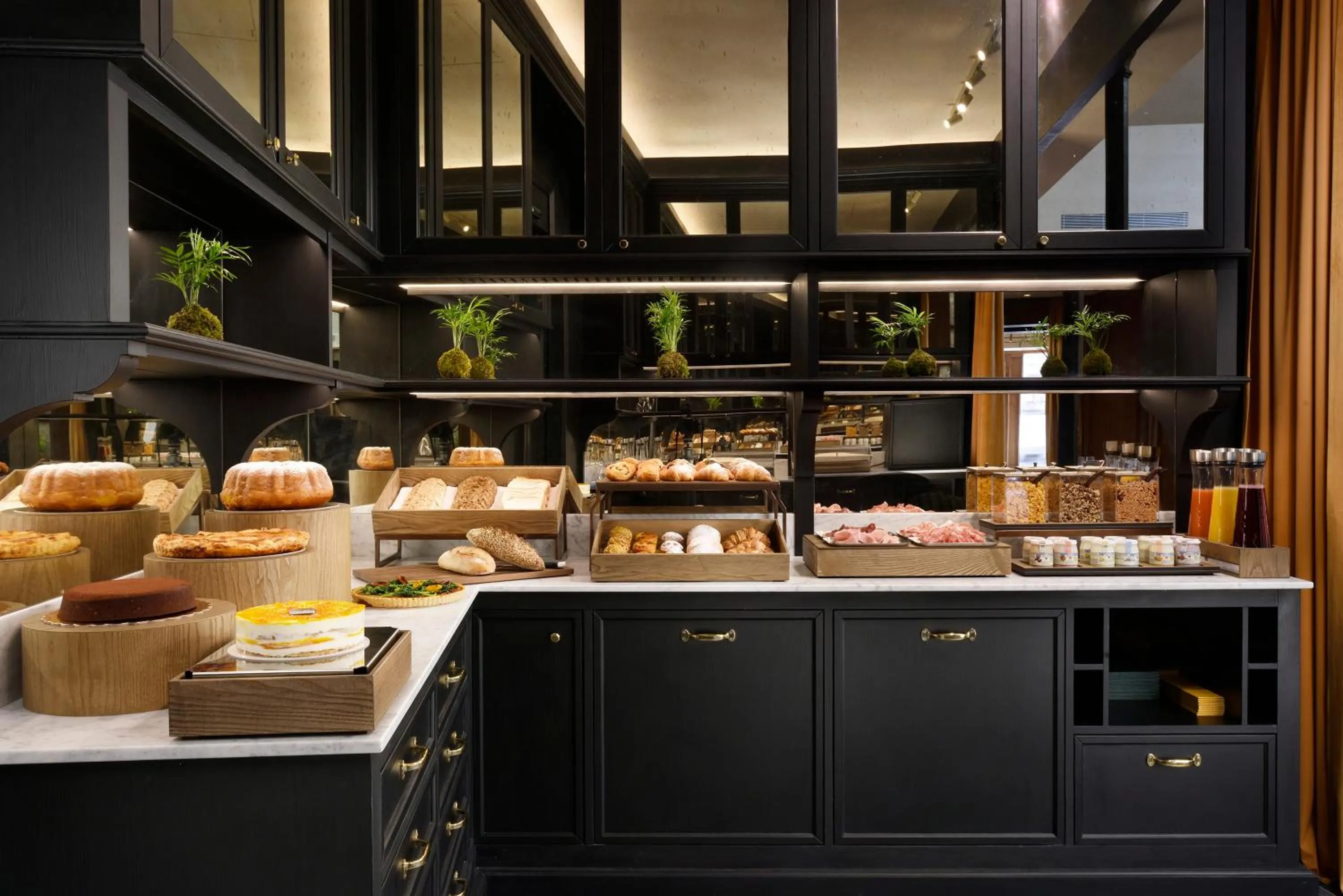 Food and drinks in Floren Hotel