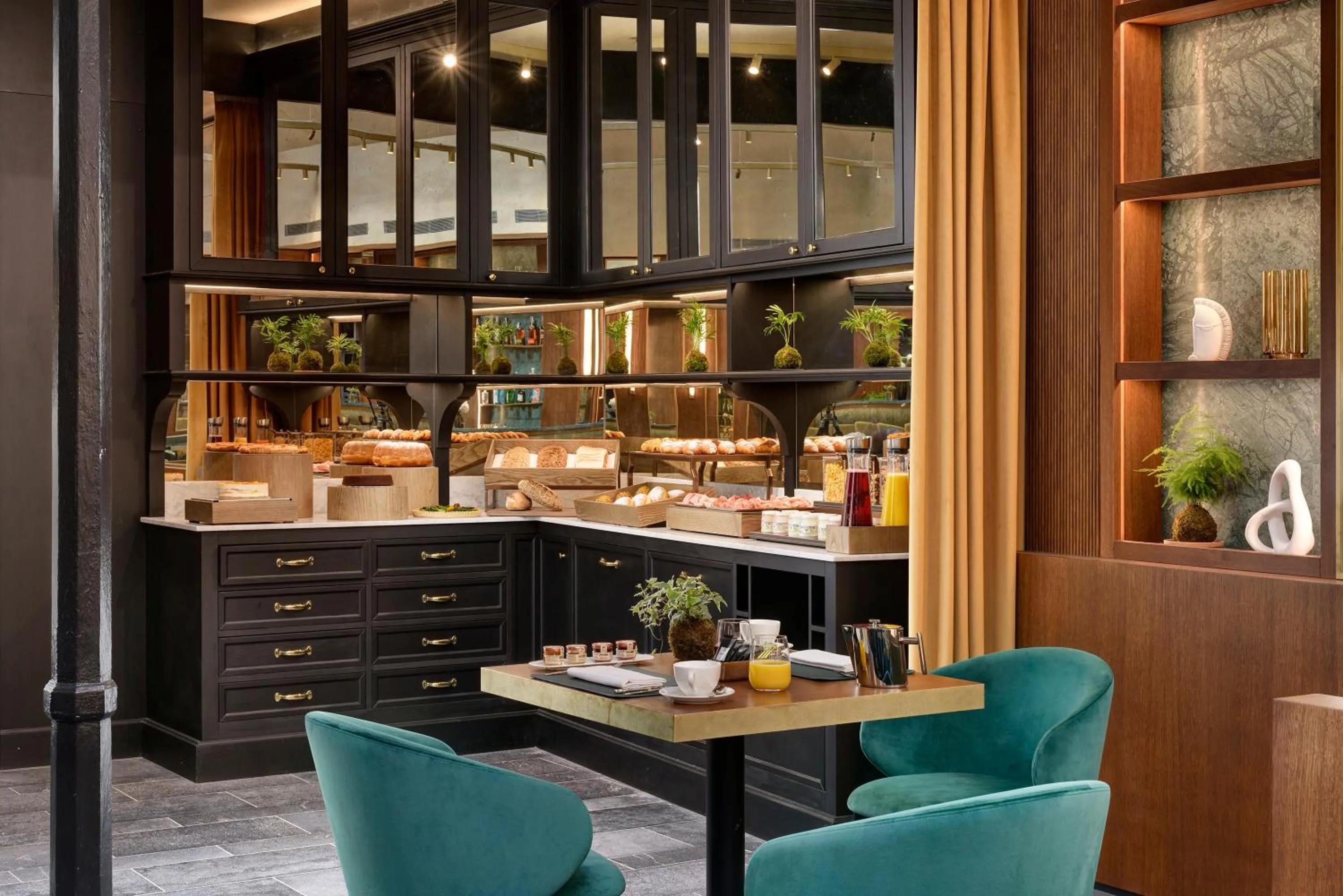 Food in Floren Hotel