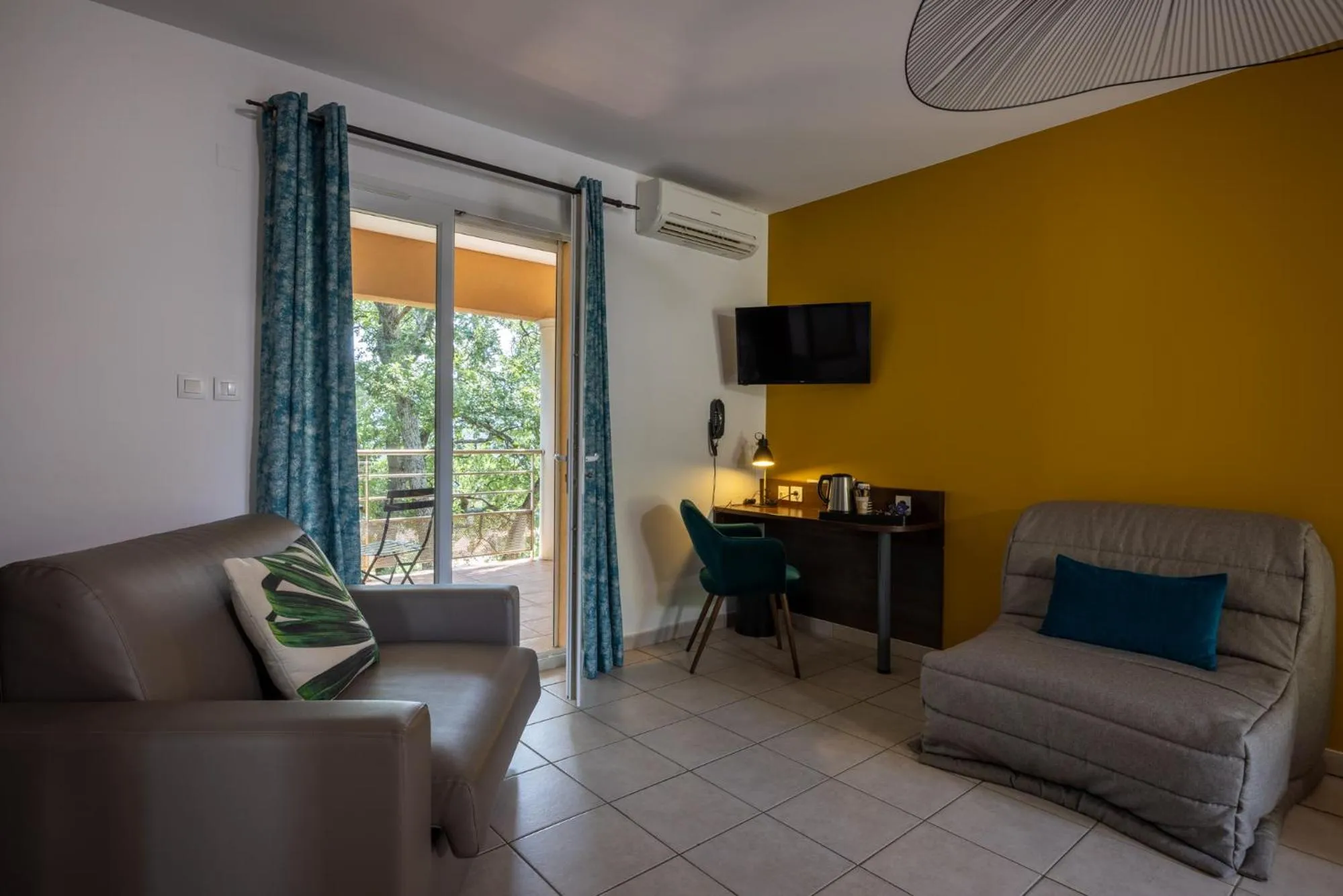 Photo of the whole room in The Originals City, Hôtel Côté Sud, Marseille Est