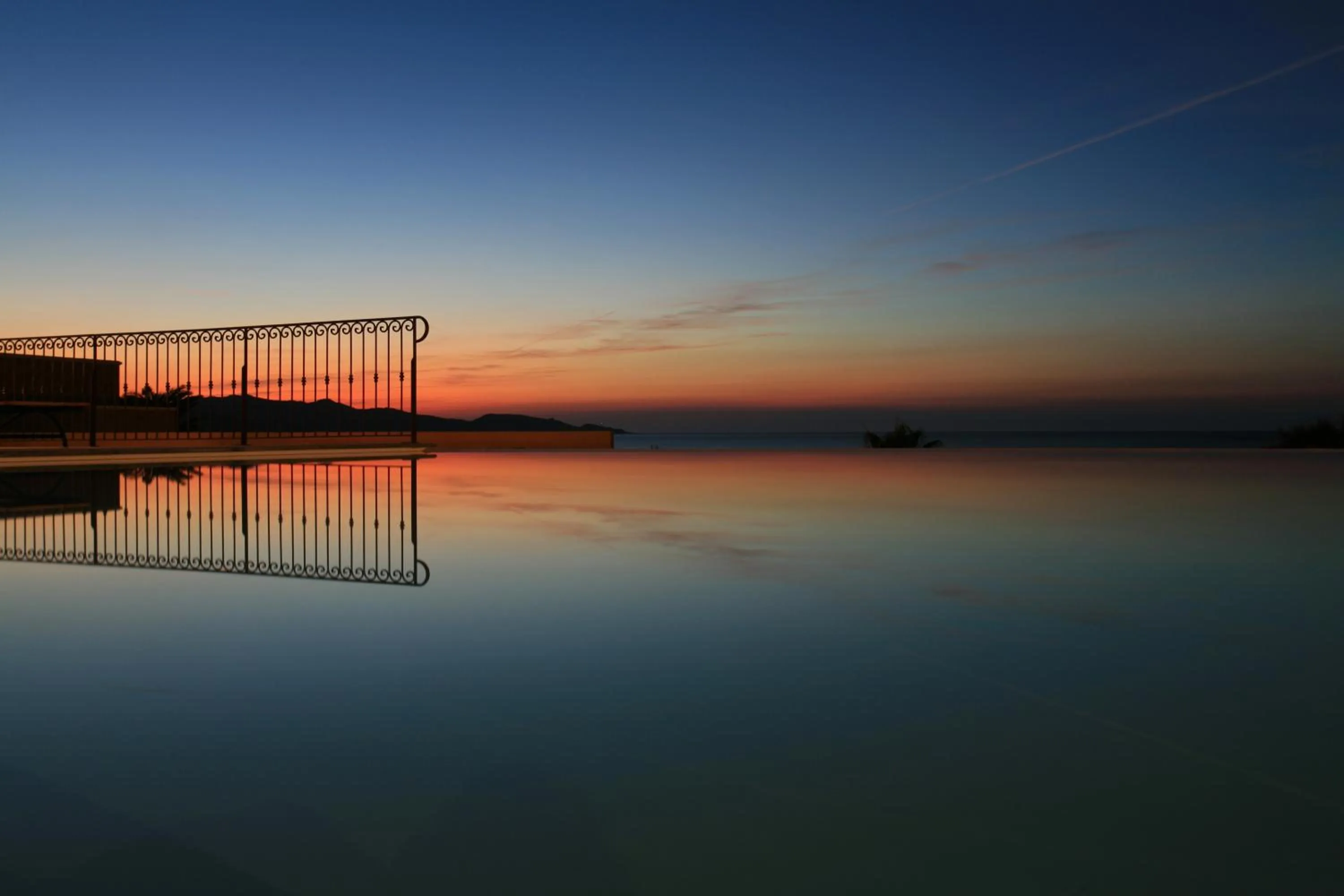 Swimming pool in Hôtel Demeure Loredana