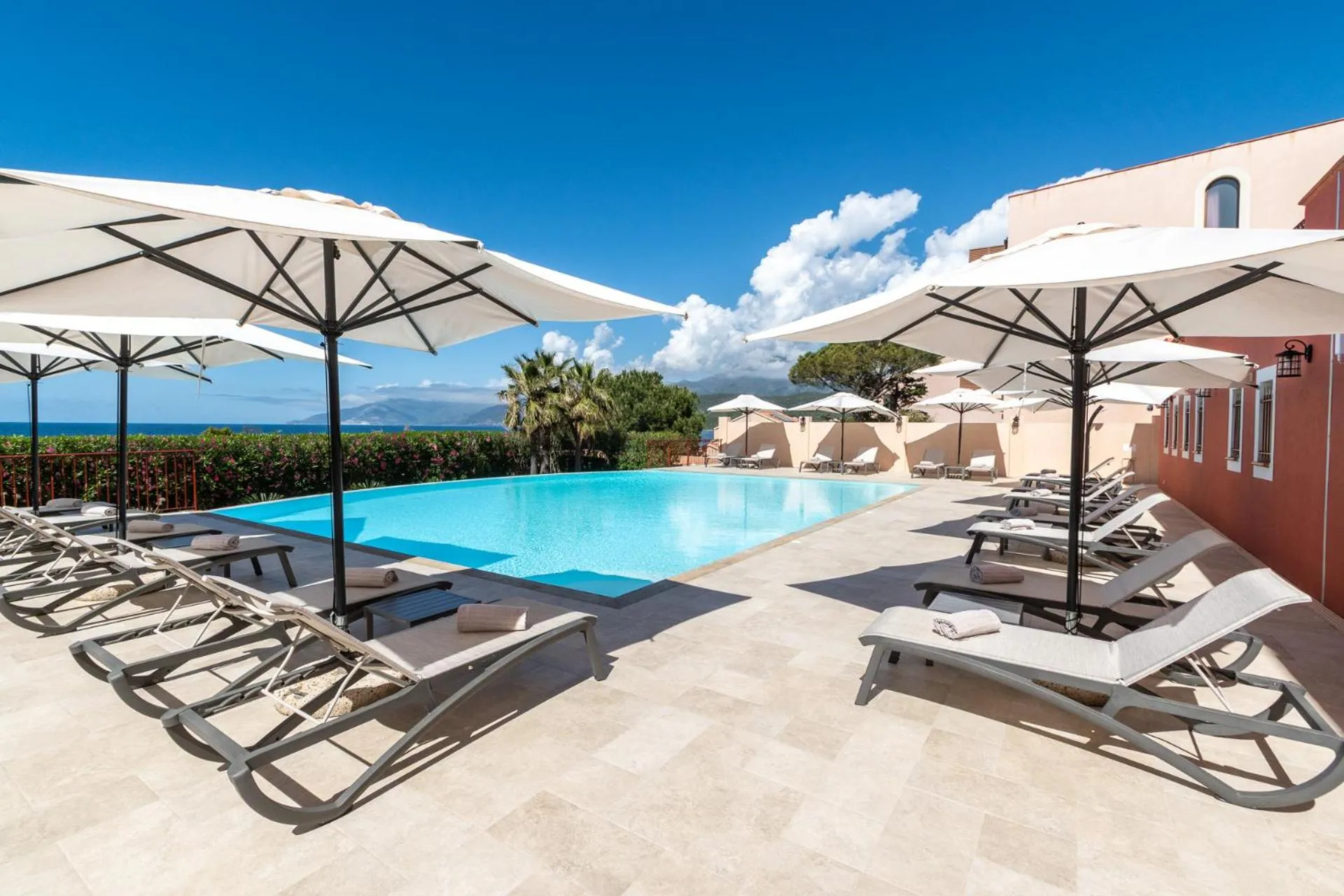 Swimming pool in Hôtel Demeure Loredana