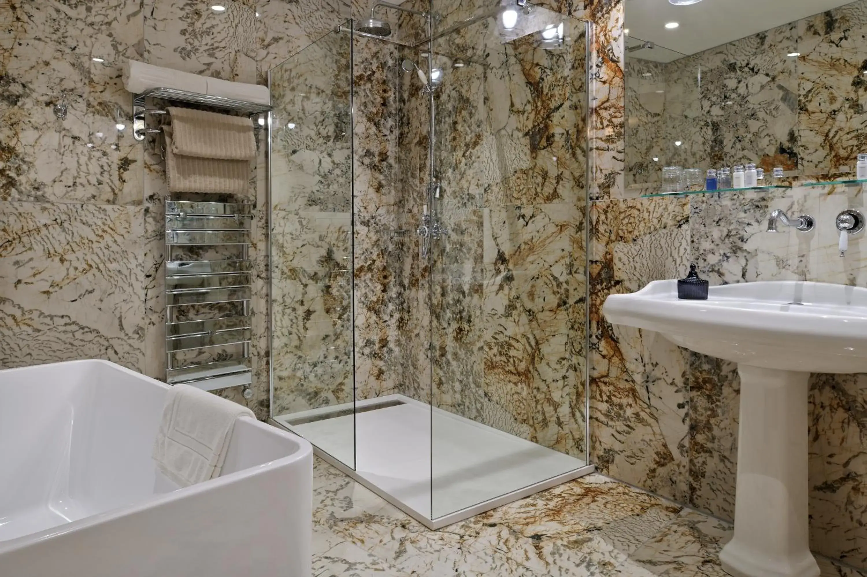 Deluxe Suite with Sea View and Balcony or Terrace in Hôtel Demeure Loredana Deluxe Suite with Sea View and Balcony or Terrace in Hôtel Demeure Loredana