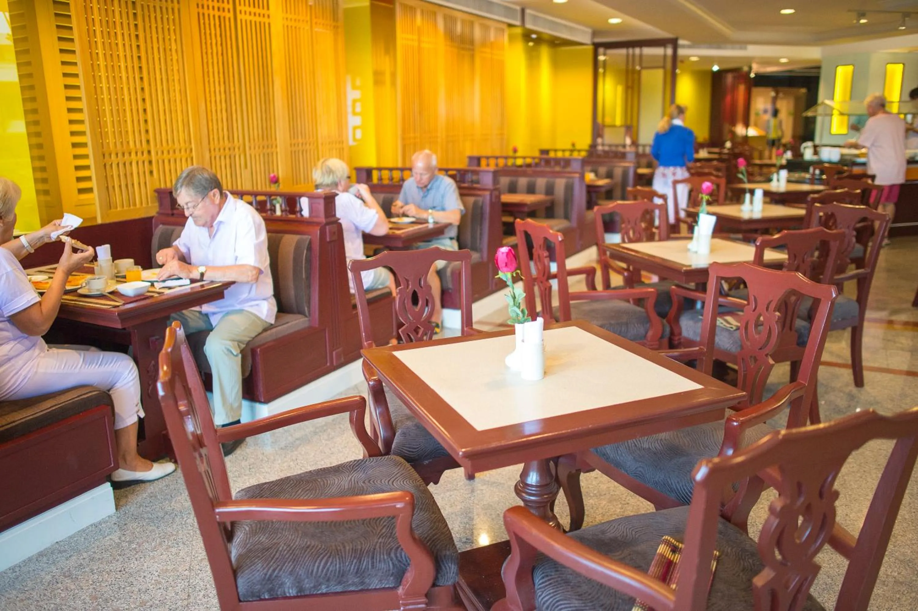 Restaurant/places to eat in City Beach Resort