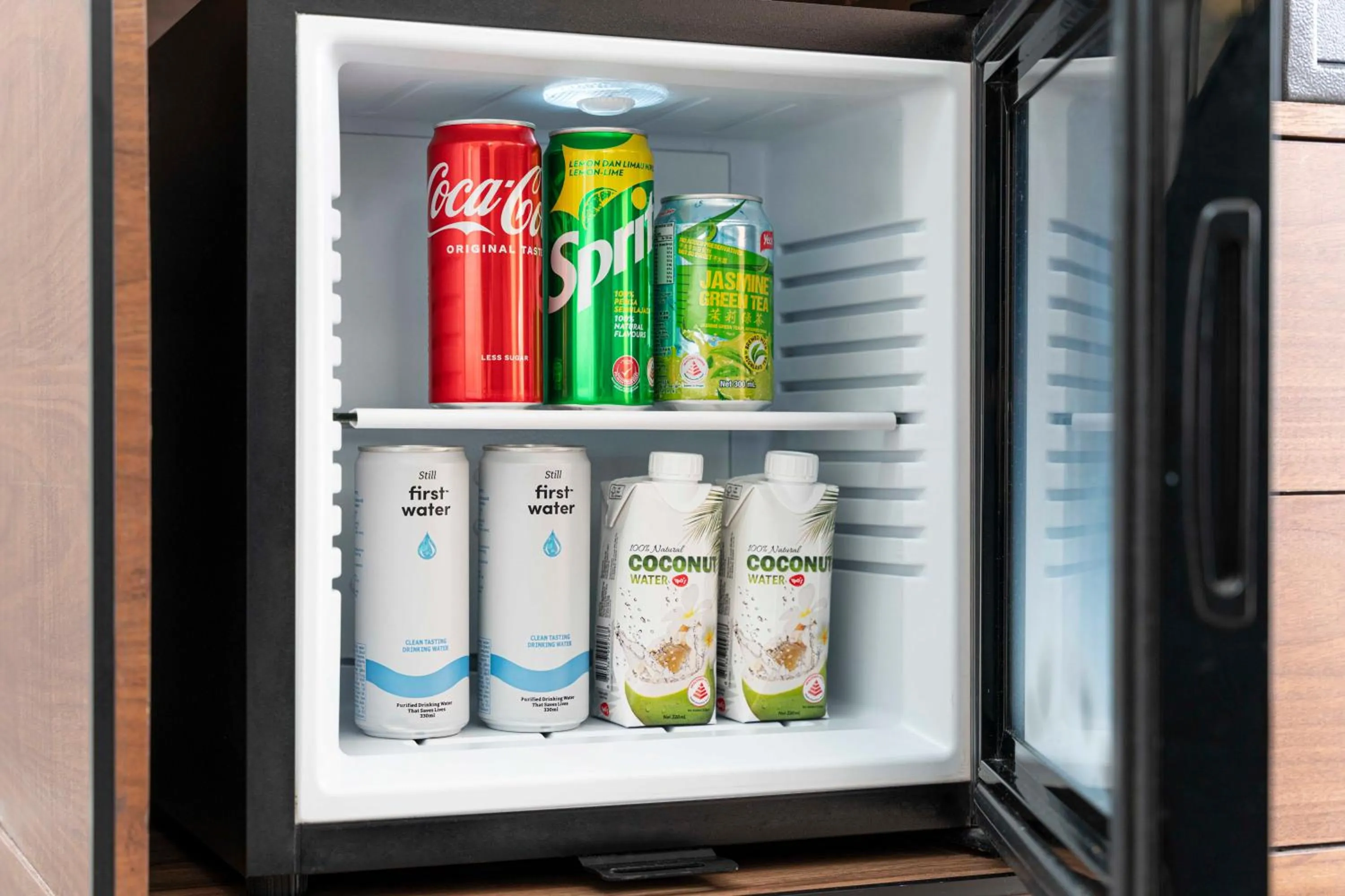 minibar in Rendezvous Hotel Singapore by Far East Hospitality