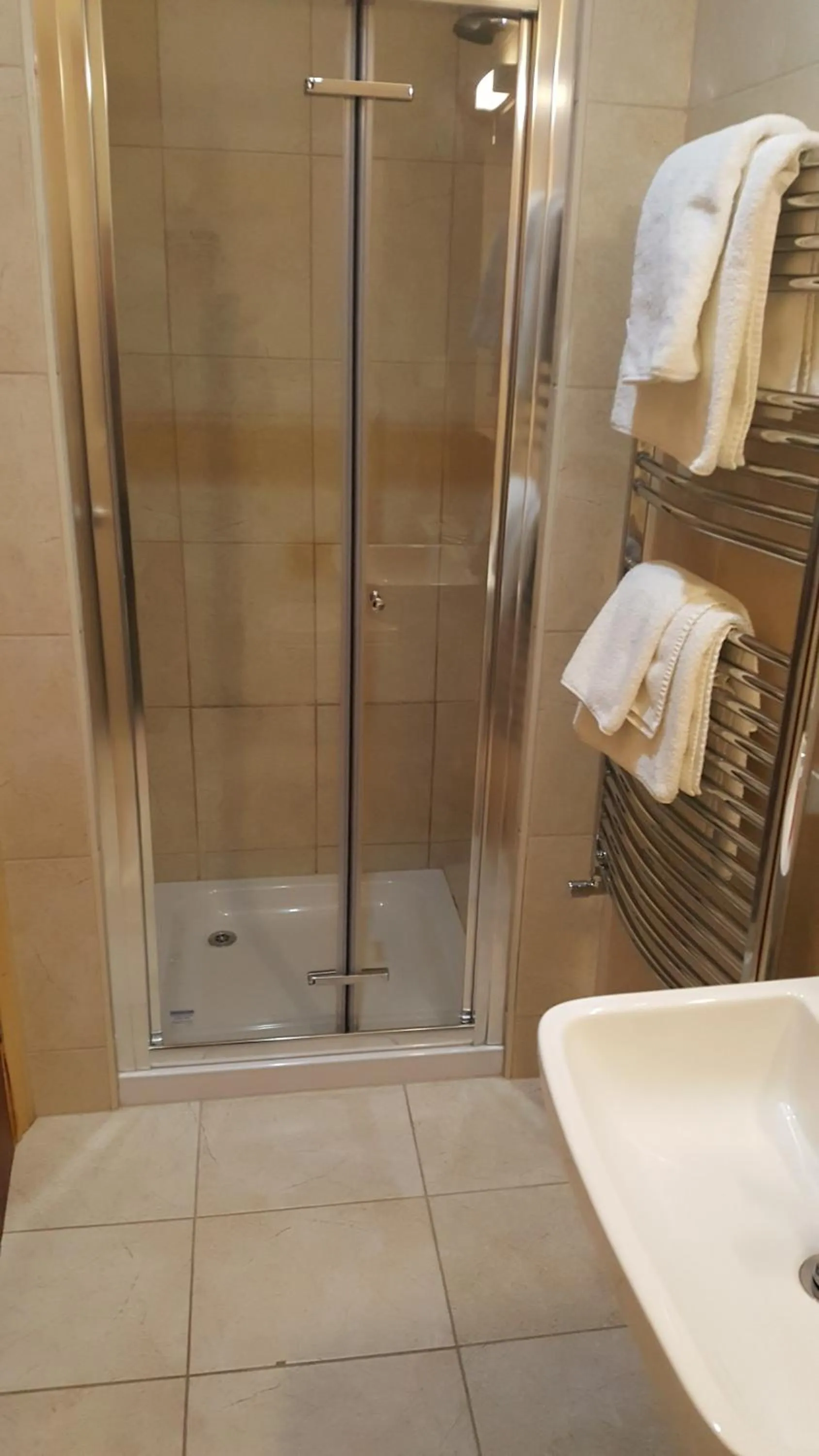 Shower in Airport Guest House
