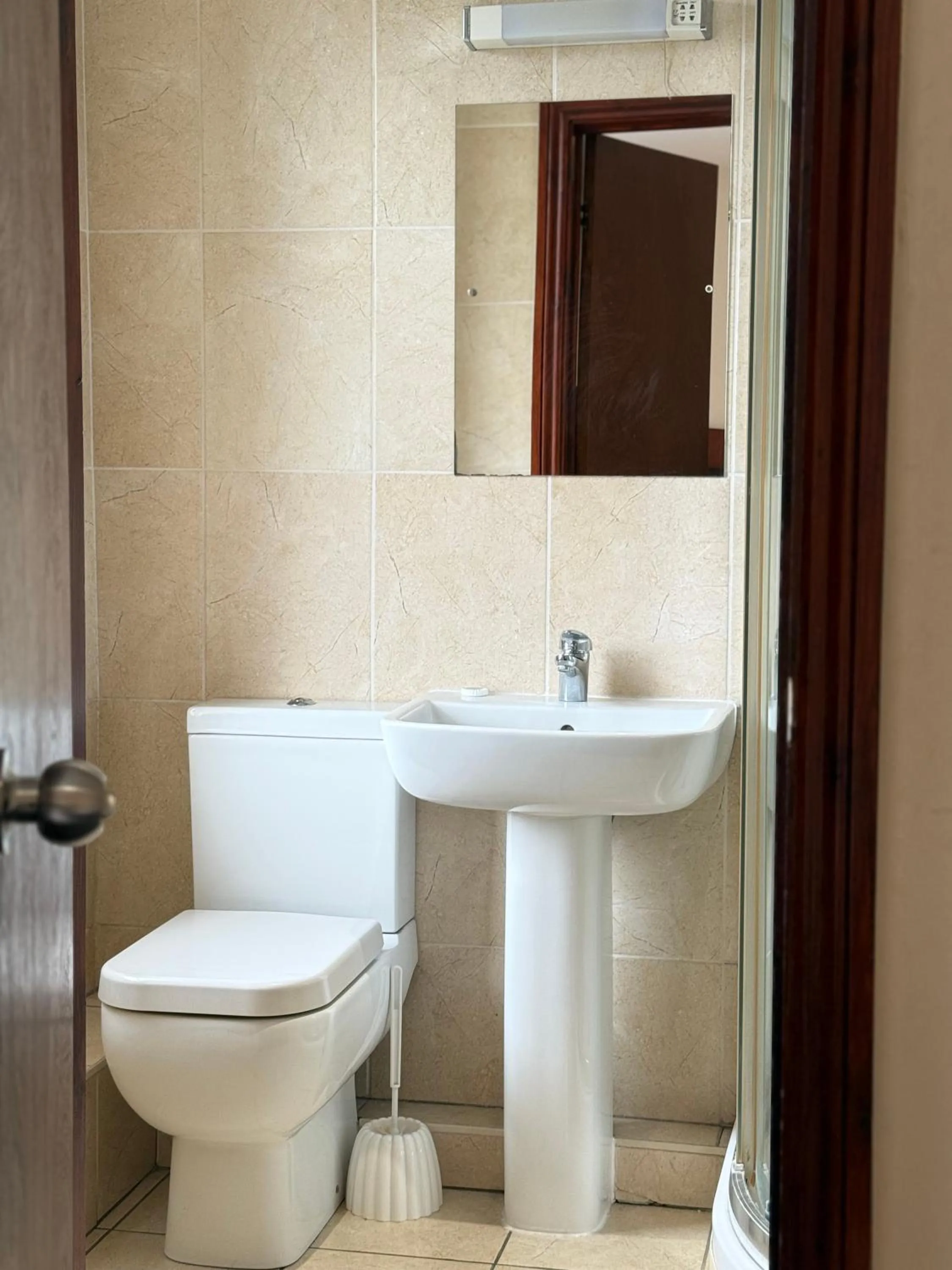 Shower in Airport Guest House