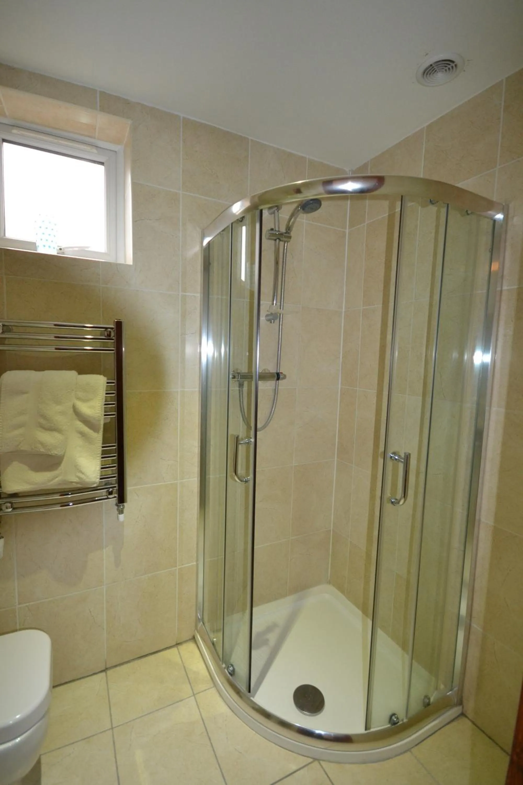 Shower in Airport Guest House