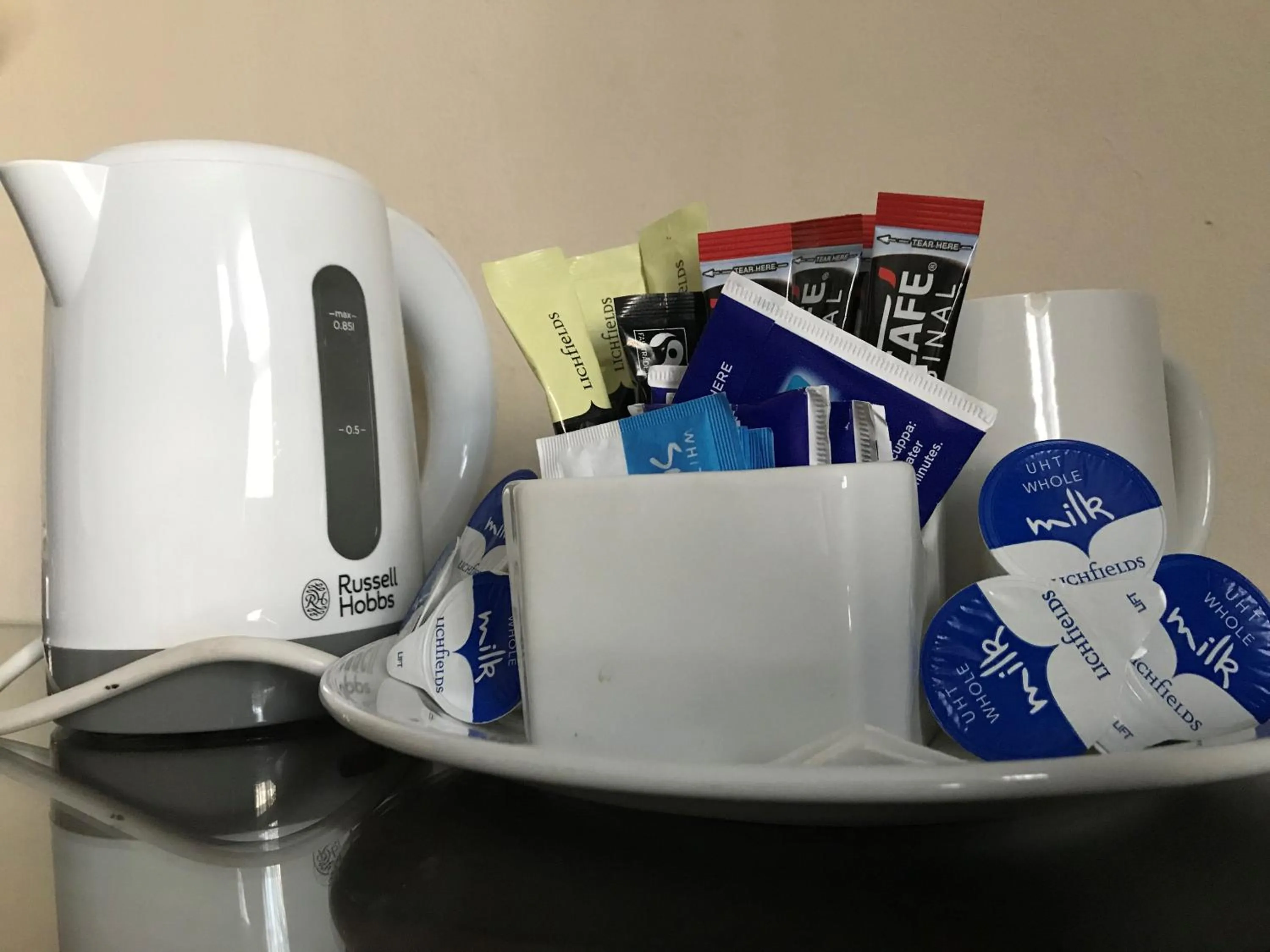 Coffee/tea facilities in Airport Guest House