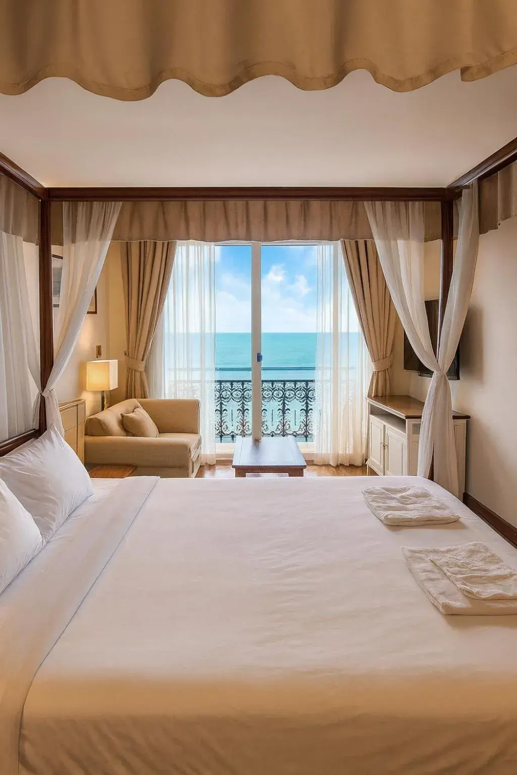 Penthouse Suite in Orchid Hotel and Spa Kalim Bay Penthouse Suite in Orchid Hotel and Spa Kalim Bay