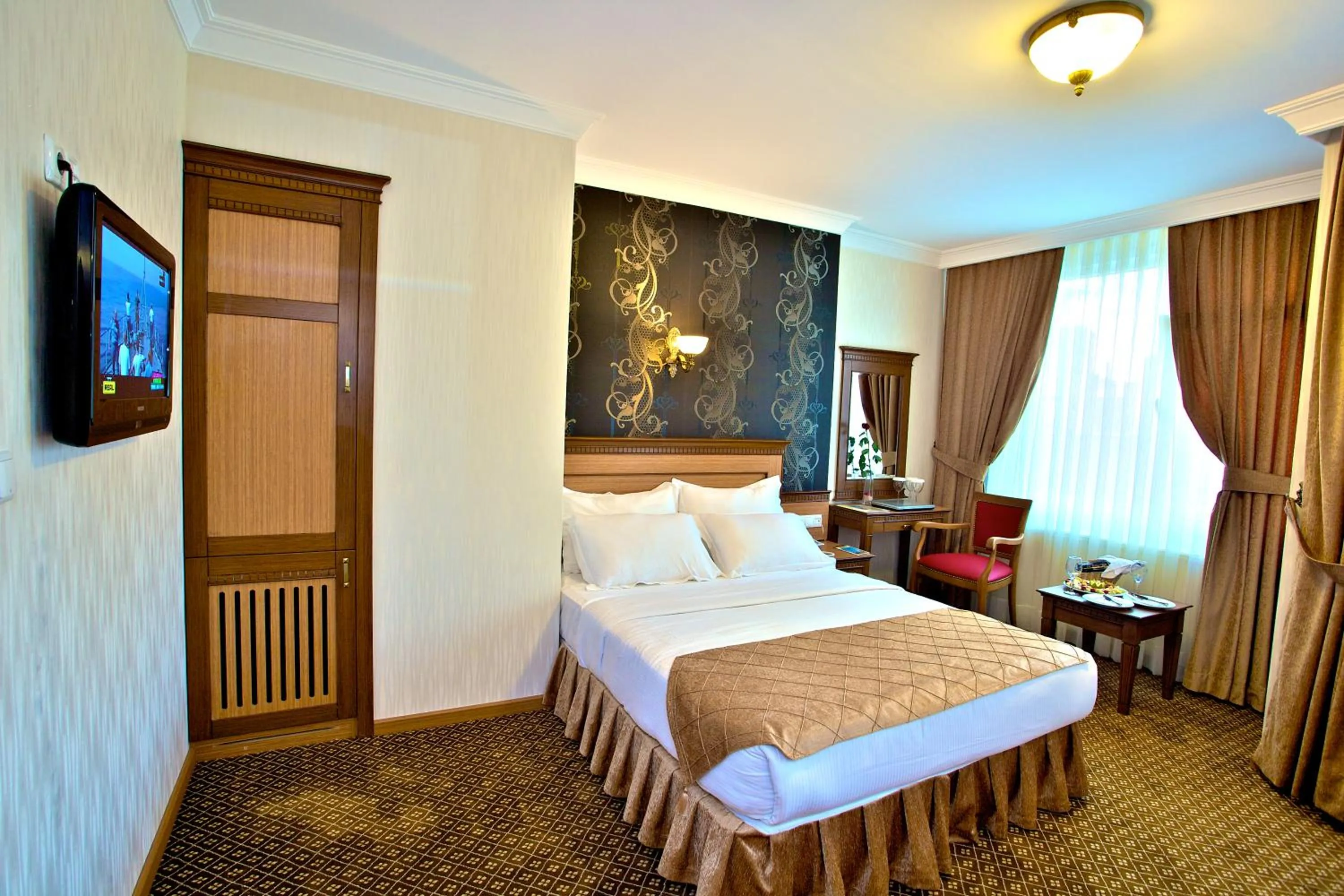 Massage, Bed in Grand Unal Hotel