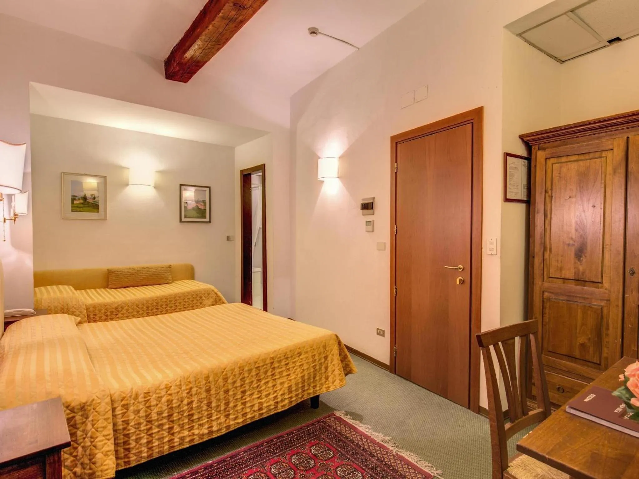 Bedroom, Bed in Hotel Rex