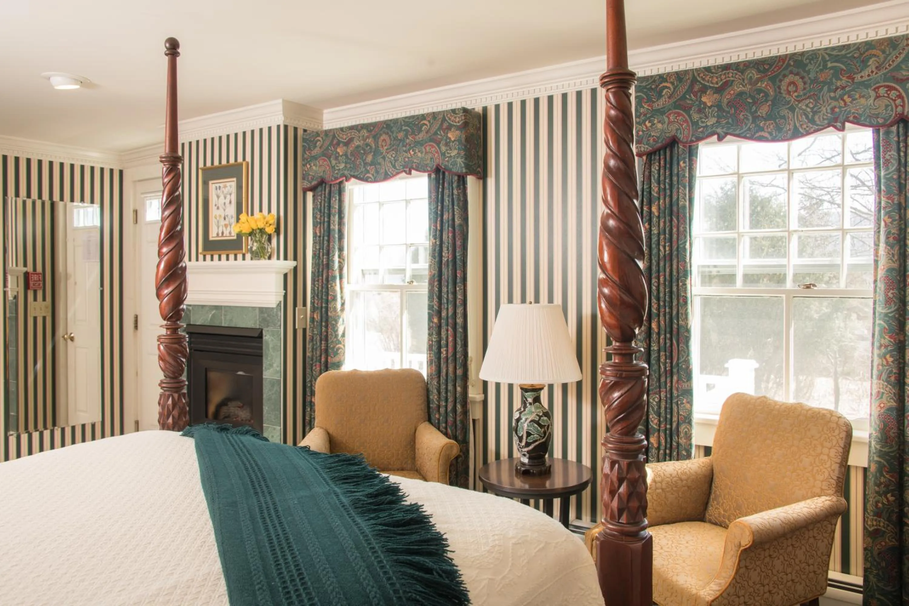 Bed in The INN at Ormsby Hill