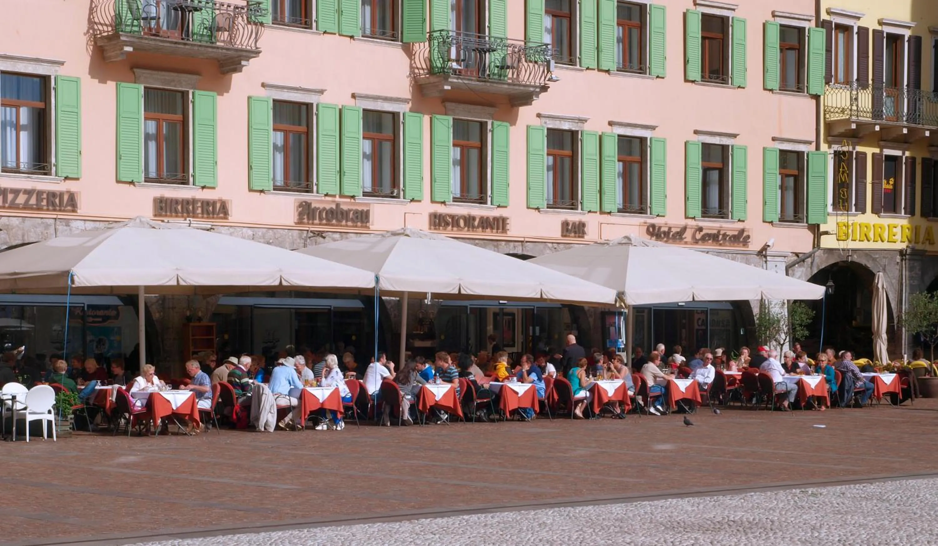 Facade/entrance in Hotel Centrale