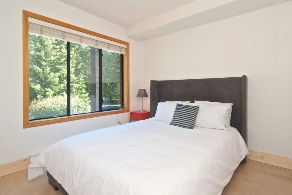 Other, Bed in Powderhorn by Whistler Blackcomb Vacation Rentals