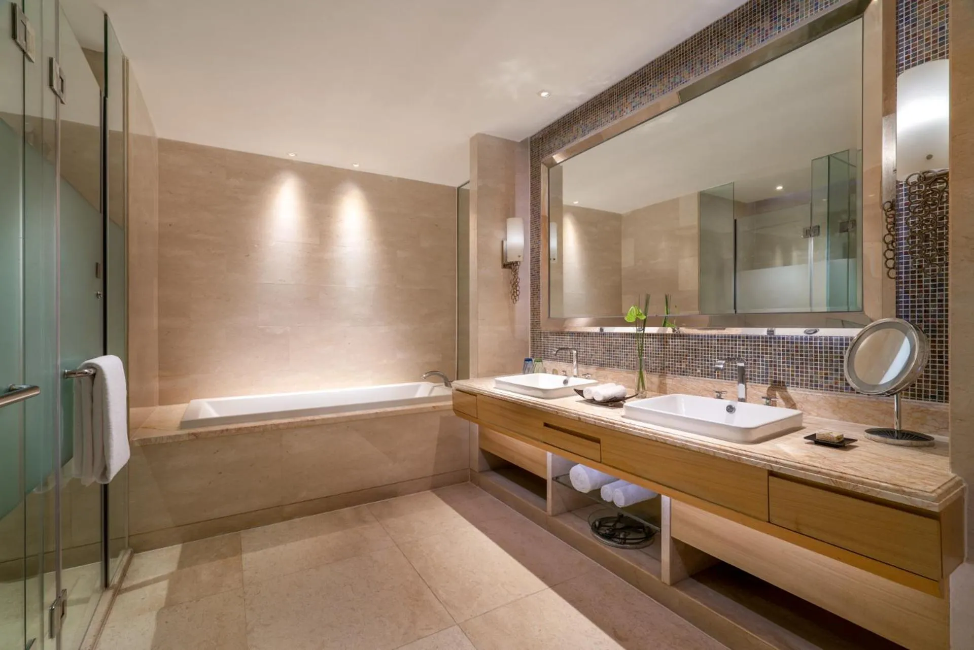 Bathroom in Renaissance Chengdu Hotel