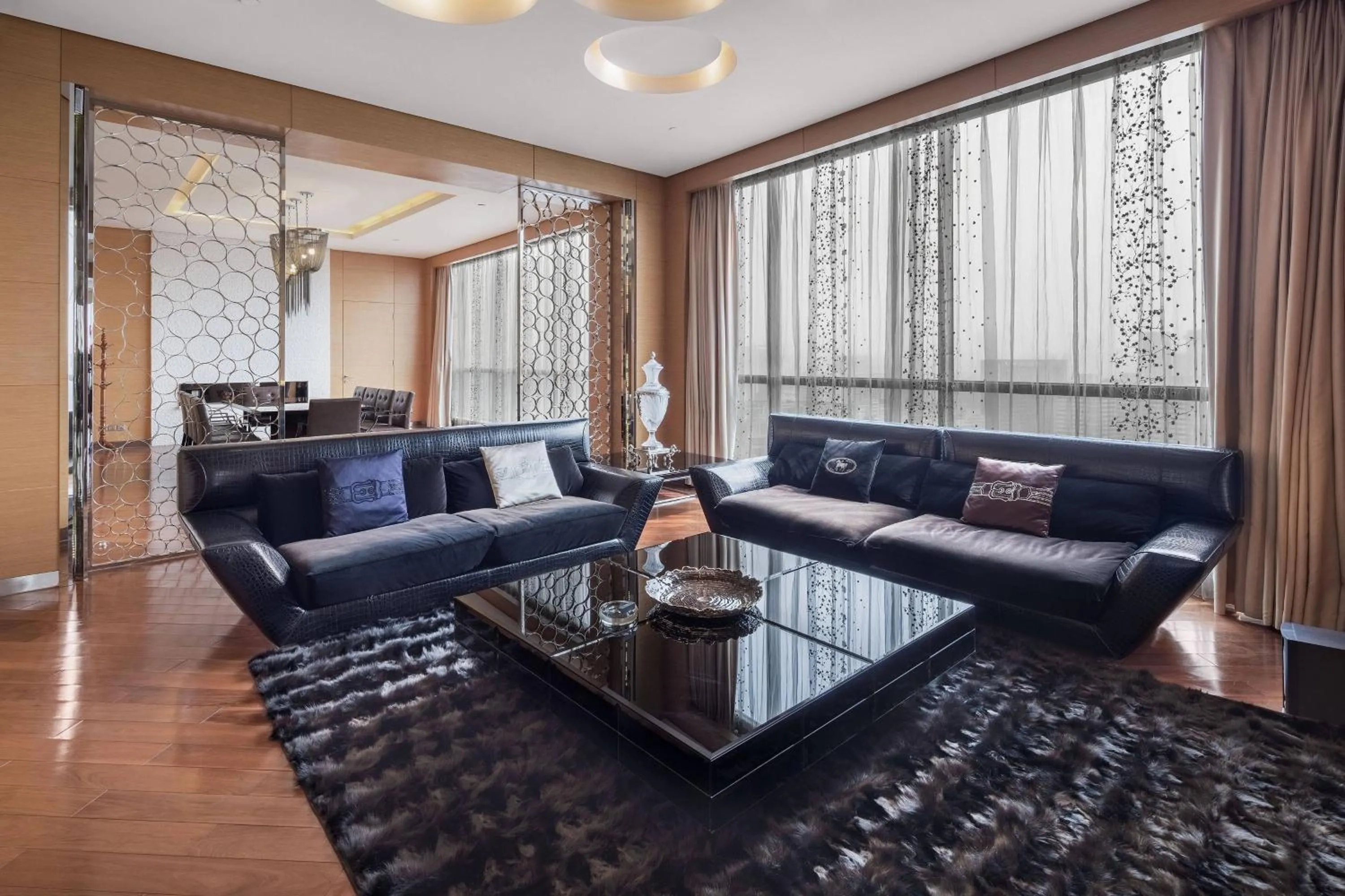 Bedroom in Renaissance Chengdu Hotel